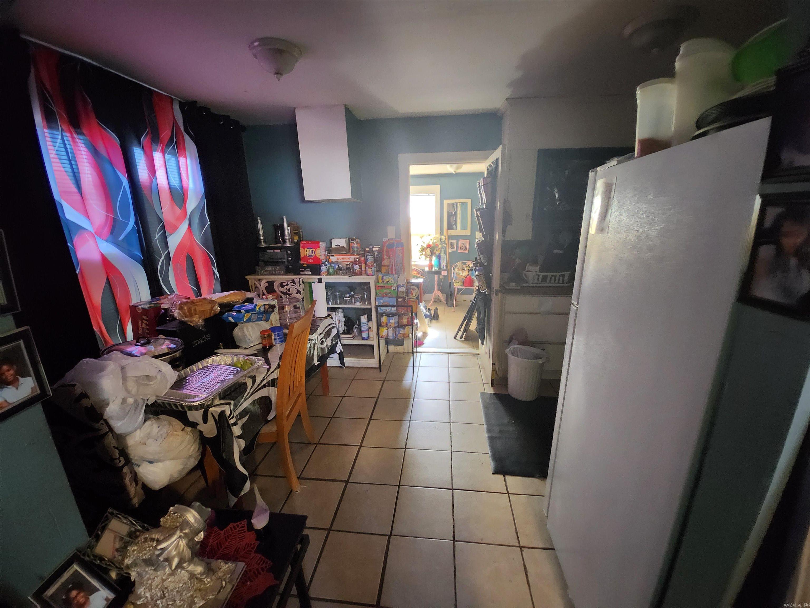 KINSWORTHY & HENDERSON - Residential