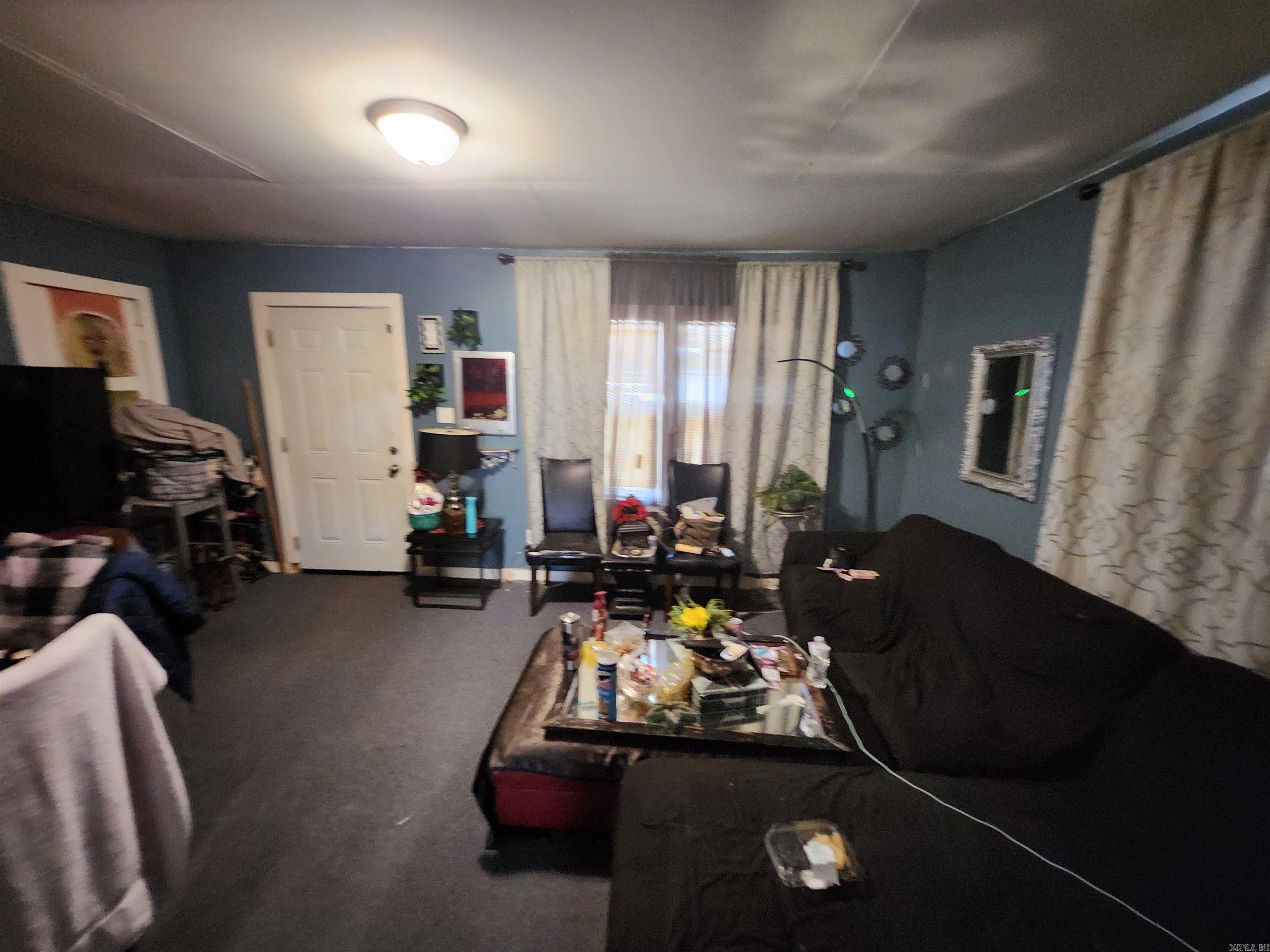 KINSWORTHY & HENDERSON - Residential