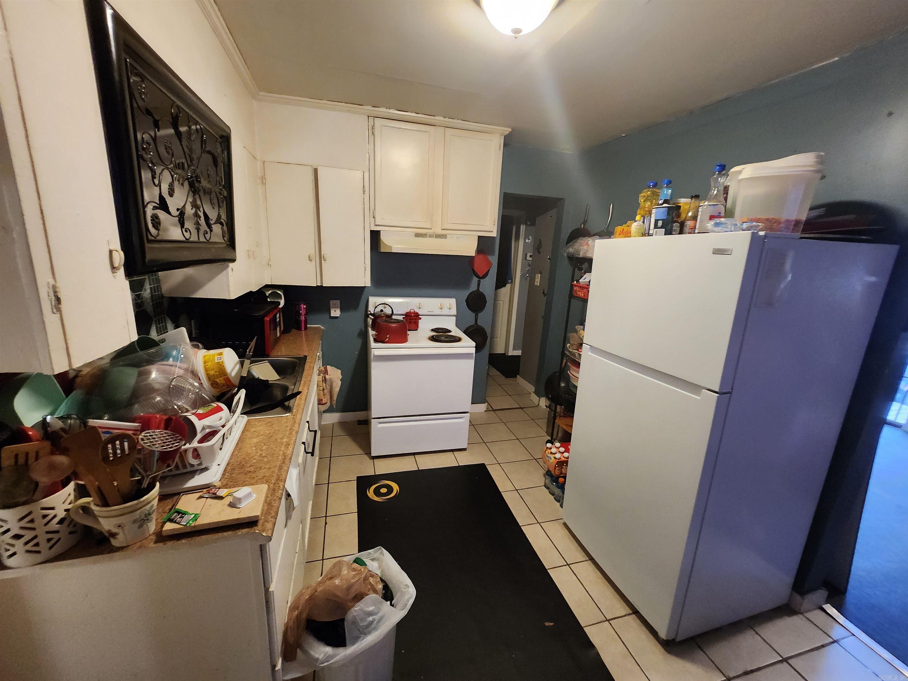 KINSWORTHY & HENDERSON - Residential