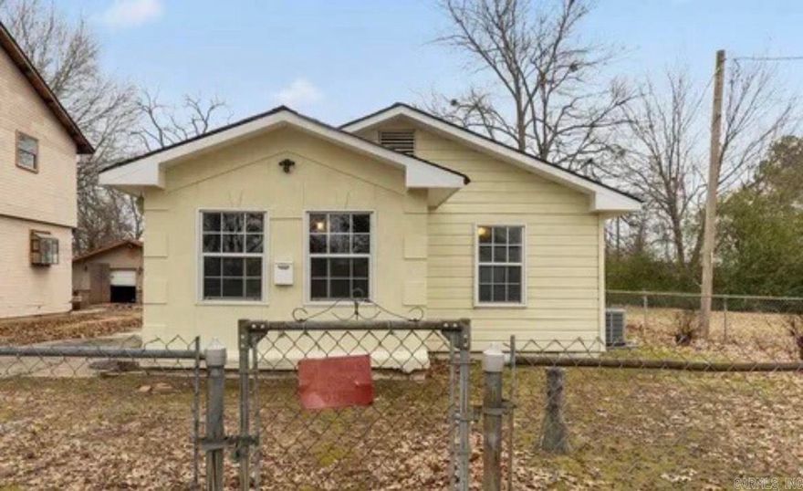 NEW ROOF MOVE IN READY!! SELLER CONCESSIONS AVAILABLE!! CLOSING COST PAID!! "UPGRADE ALLOWNACE AVAILABLE".