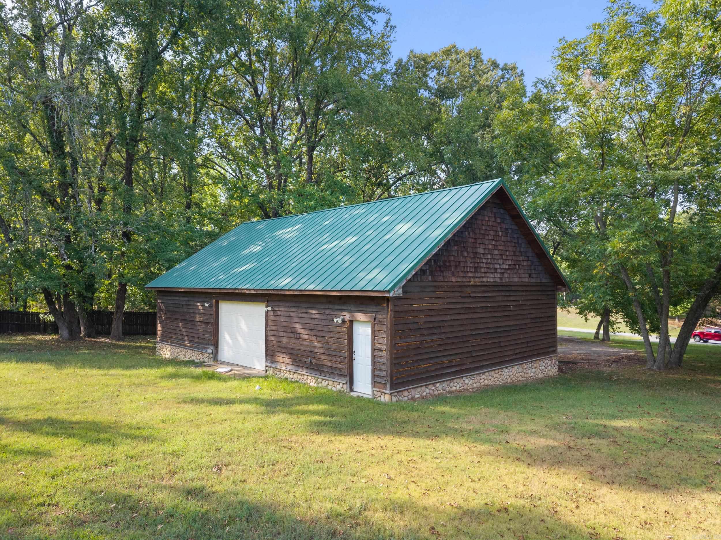 LEATHERWOOD 13TH ADDN - Residential
