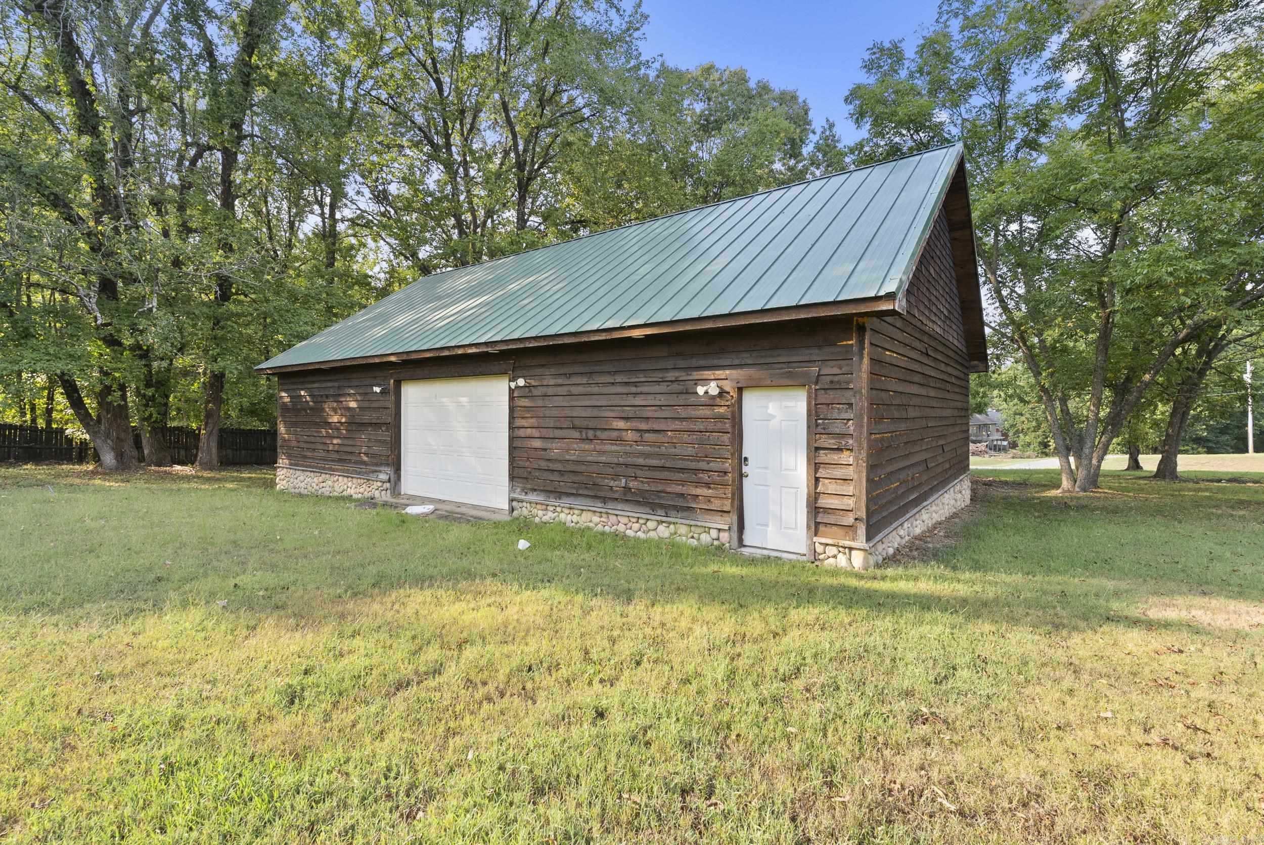 LEATHERWOOD 13TH ADDN - Residential