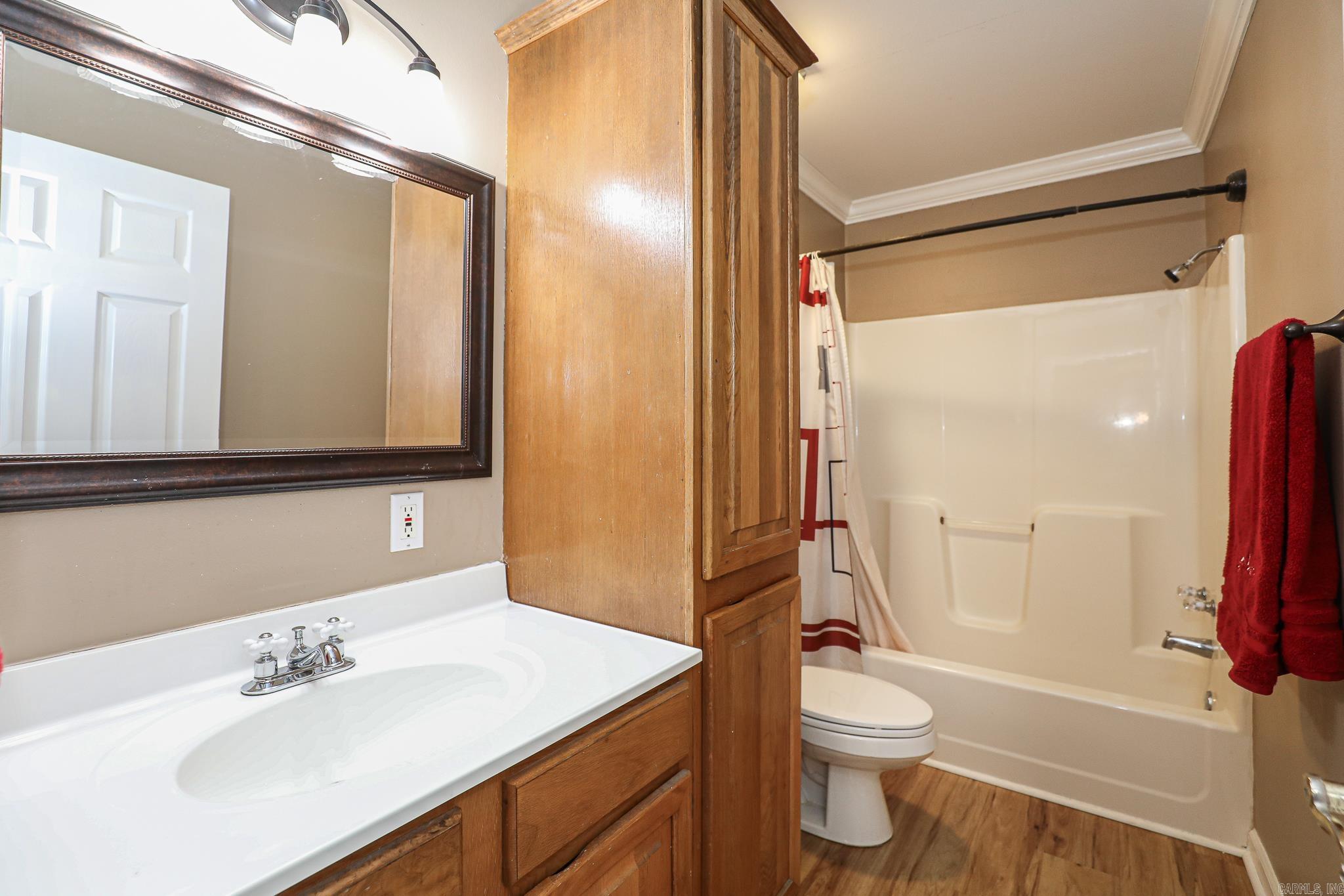 PEBBLE LAKE - Residential