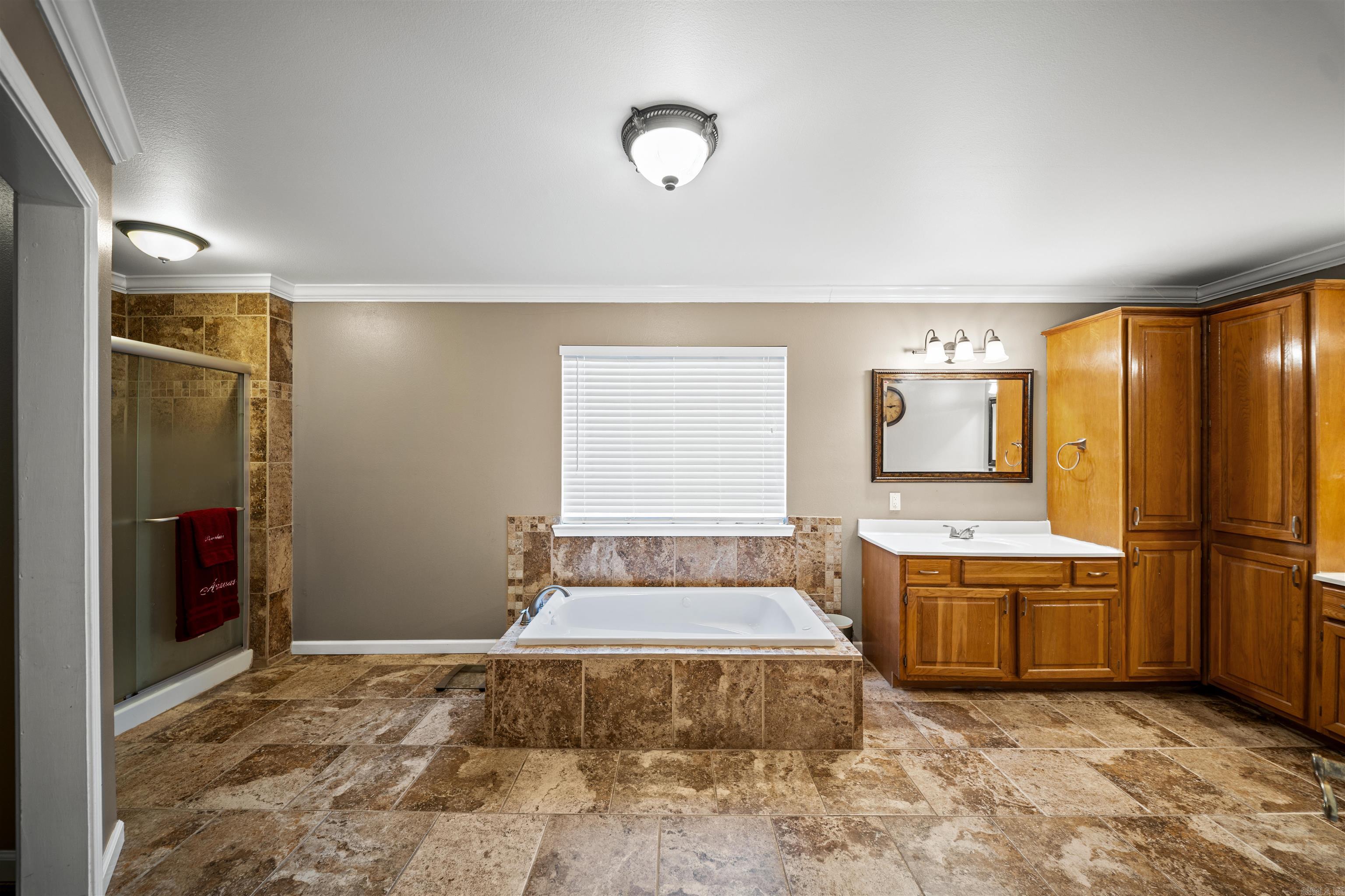 PEBBLE LAKE - Residential