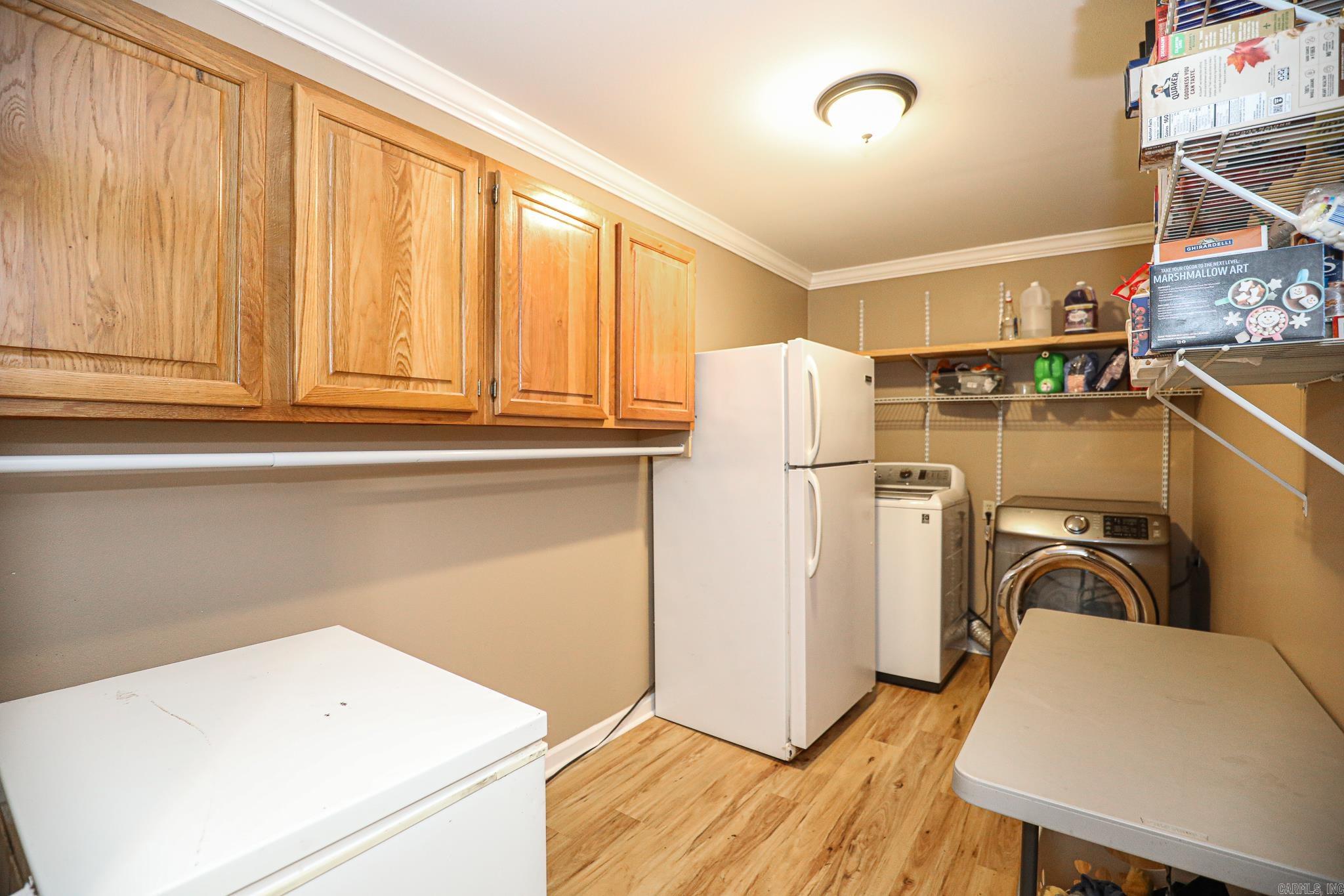 PEBBLE LAKE - Residential