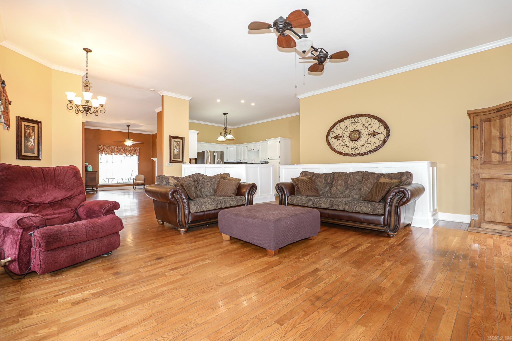 PEBBLE LAKE - Residential