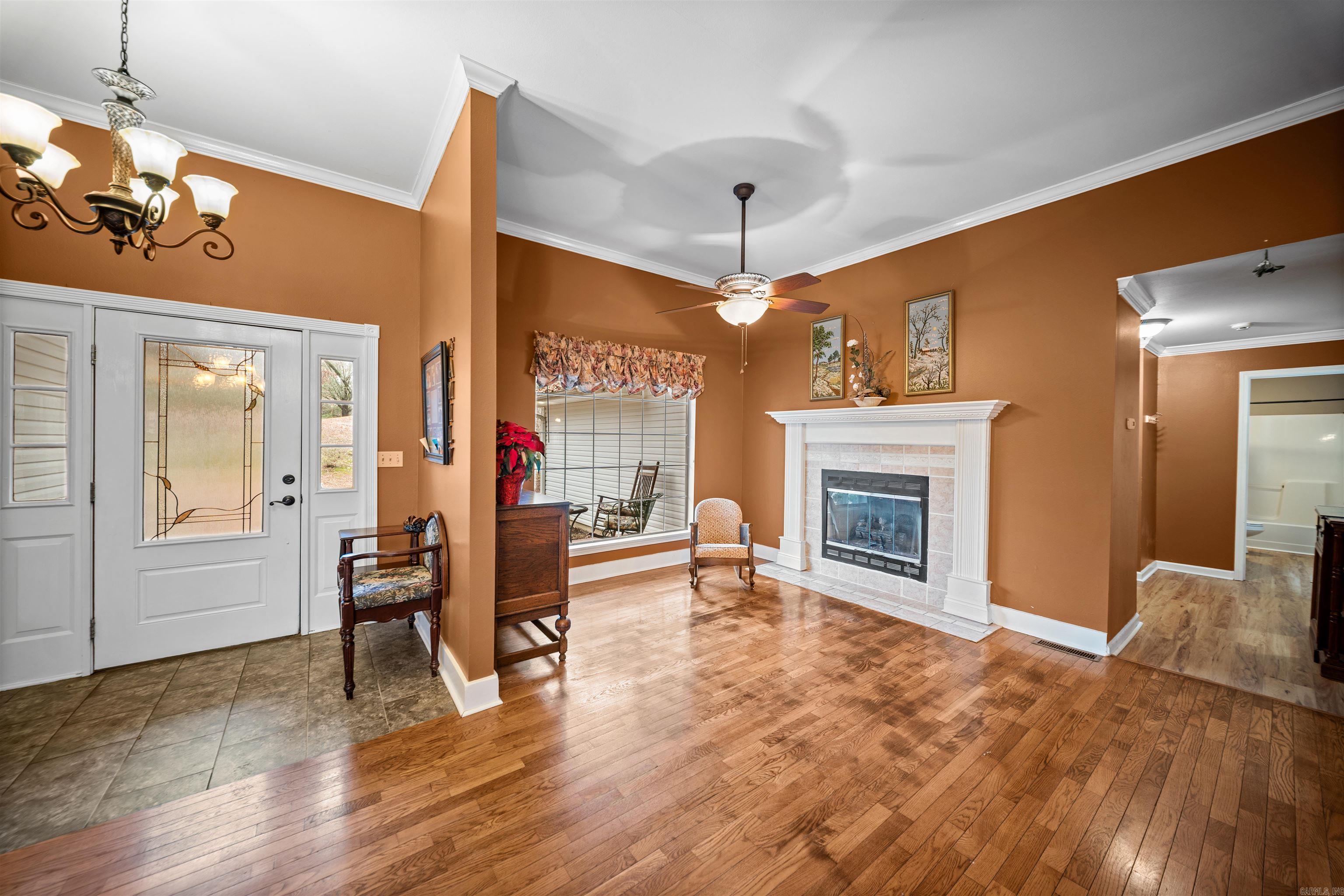 PEBBLE LAKE - Residential