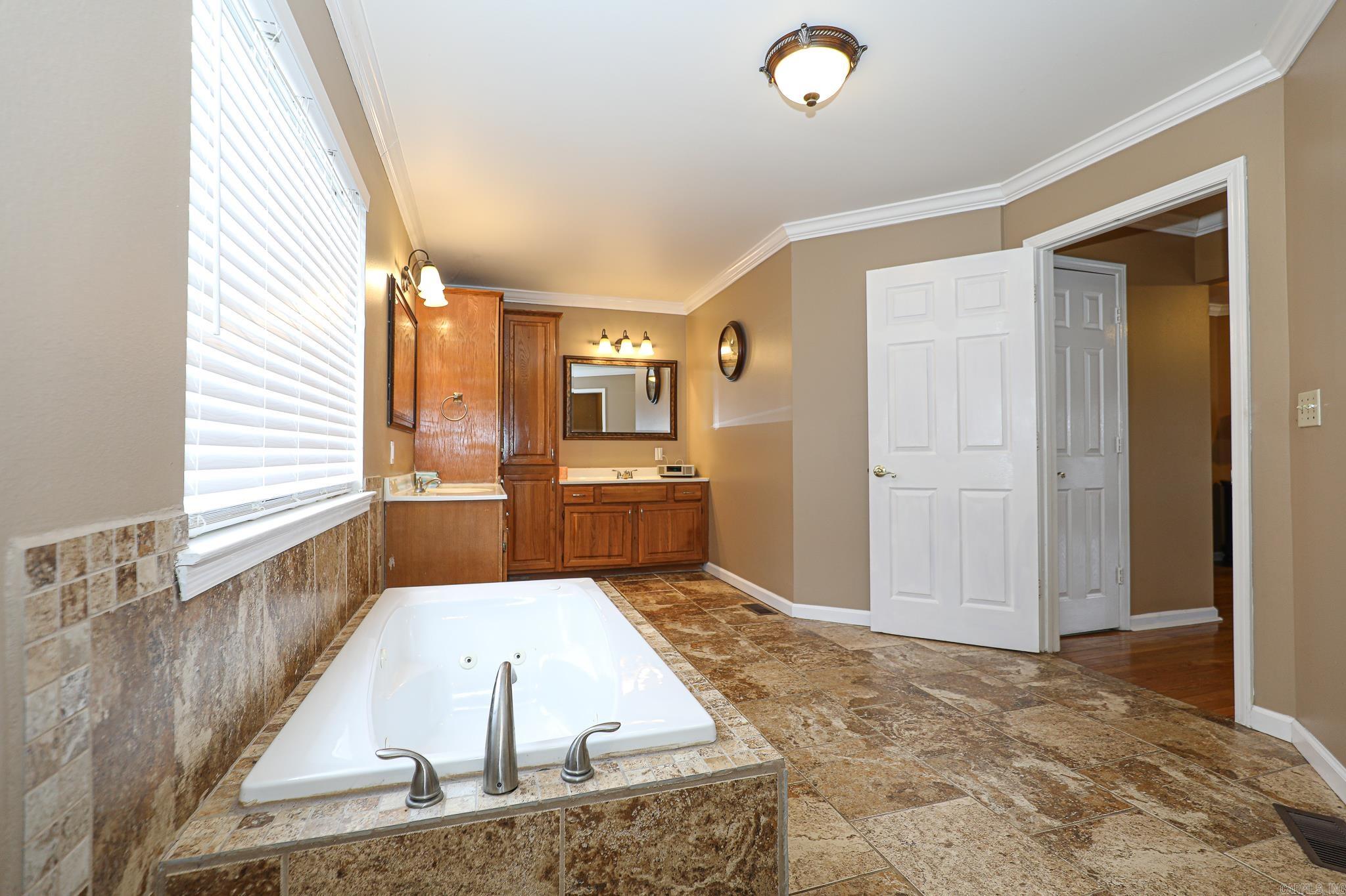 PEBBLE LAKE - Residential