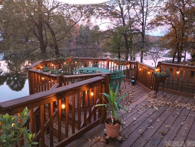 PEBBLE LAKE - Residential