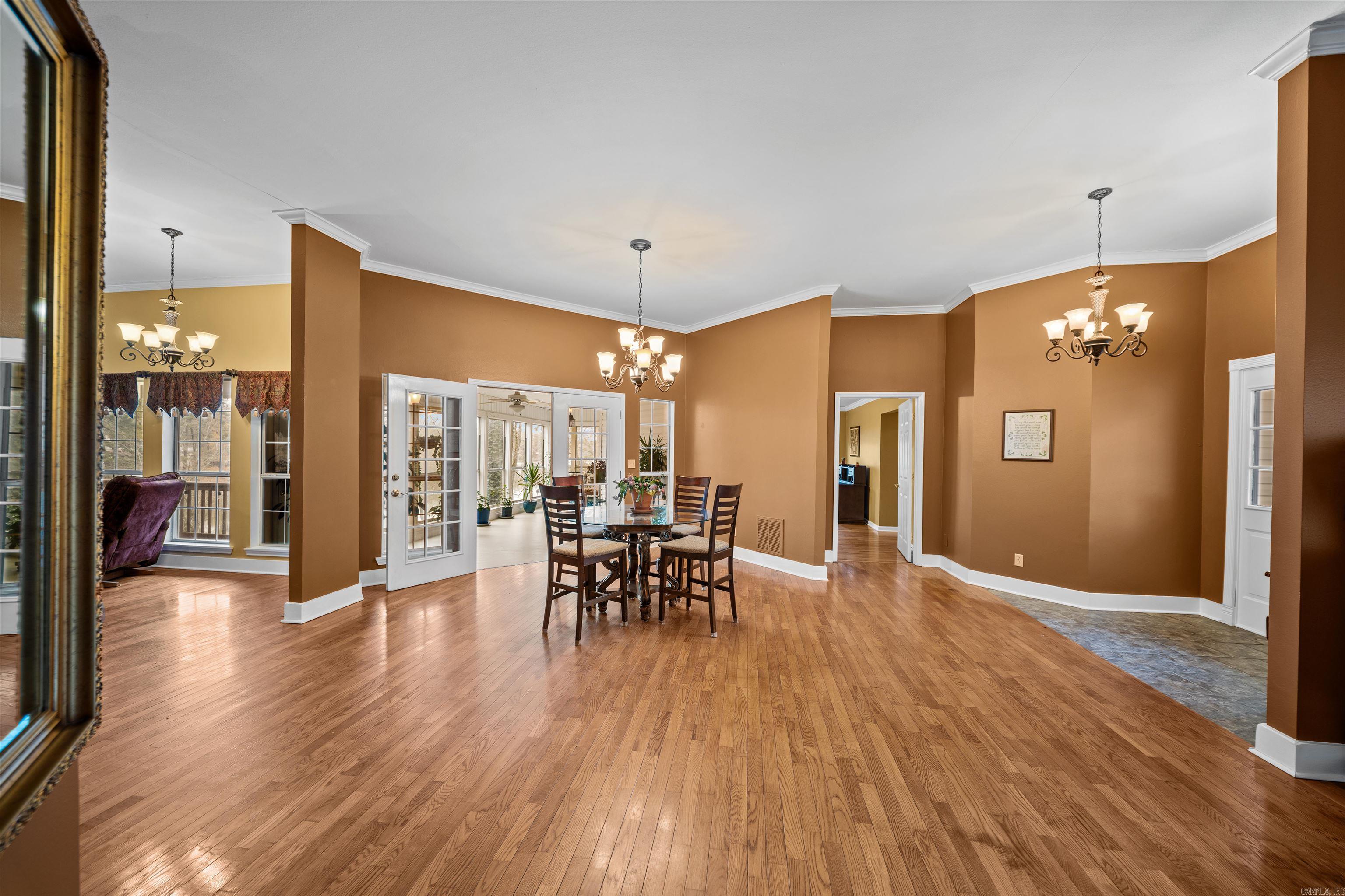 PEBBLE LAKE - Residential