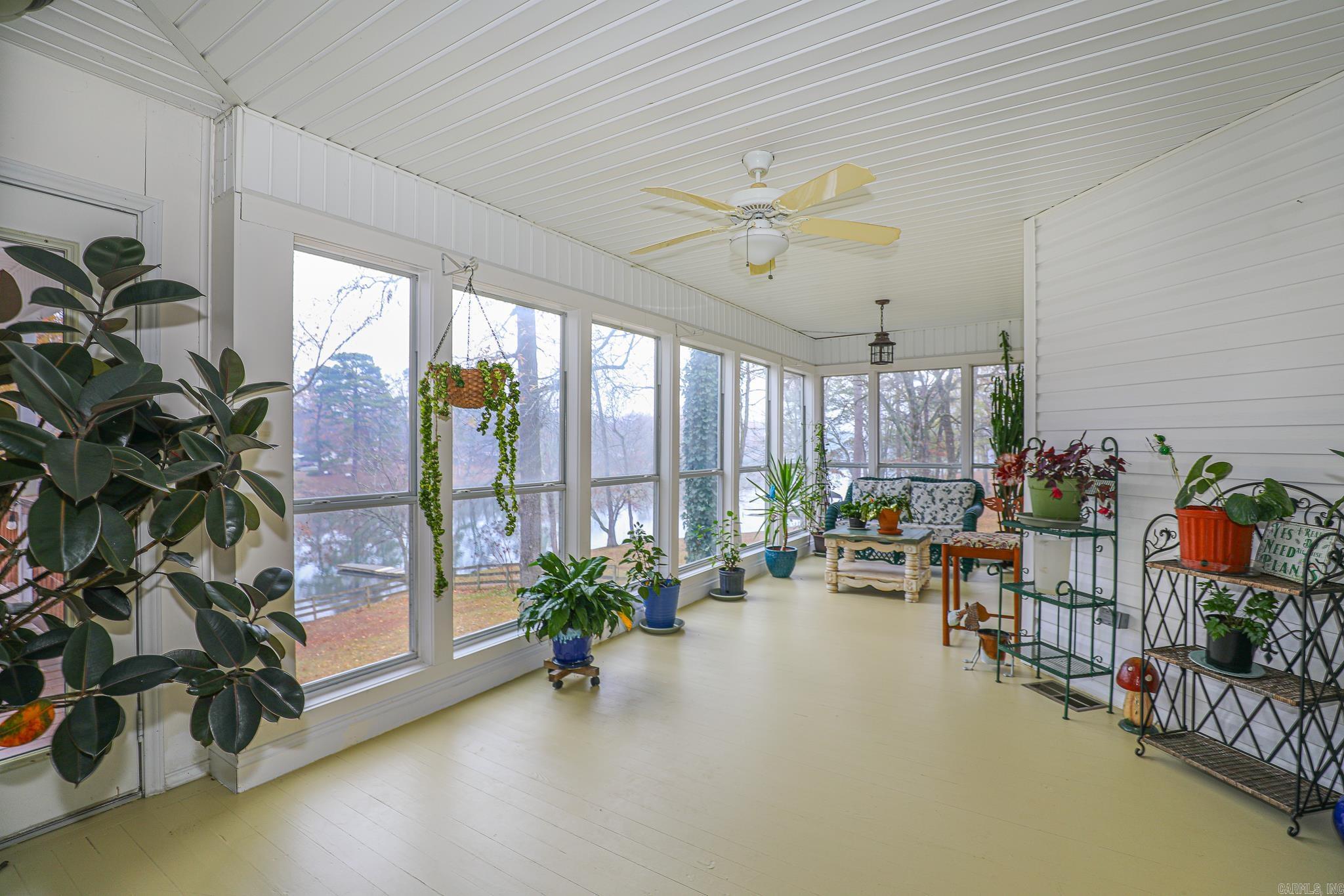 PEBBLE LAKE - Residential