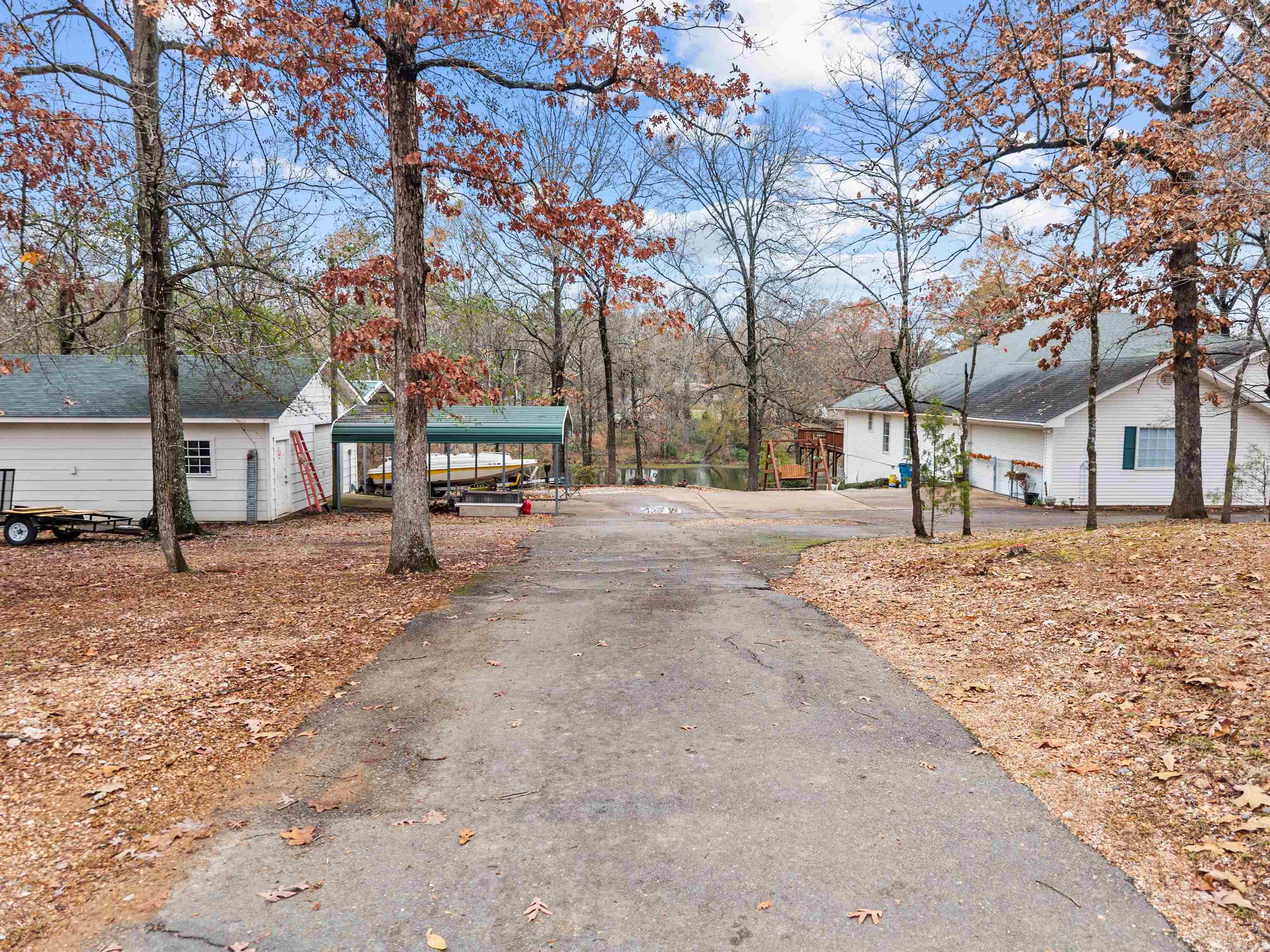 PEBBLE LAKE - Residential