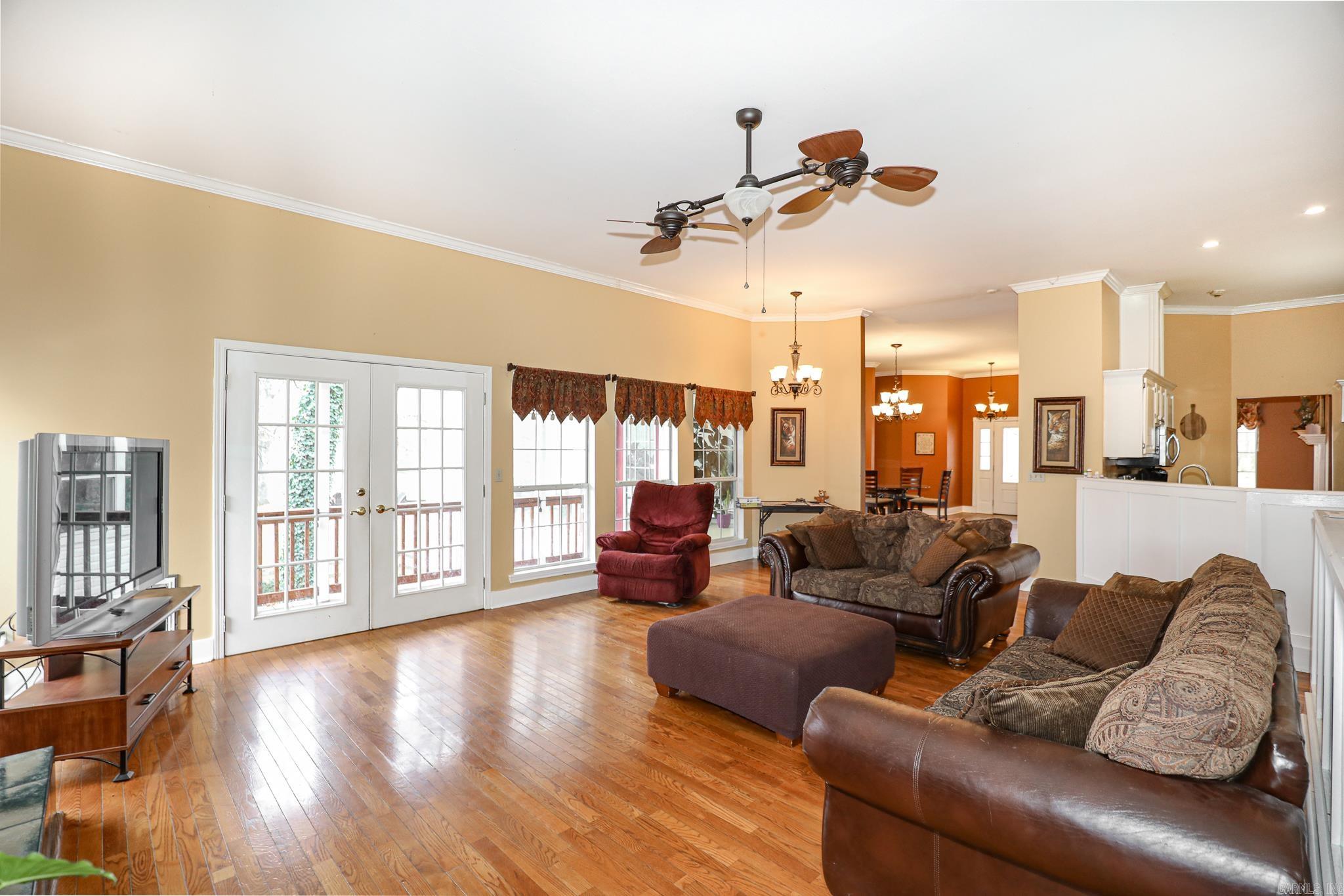 PEBBLE LAKE - Residential