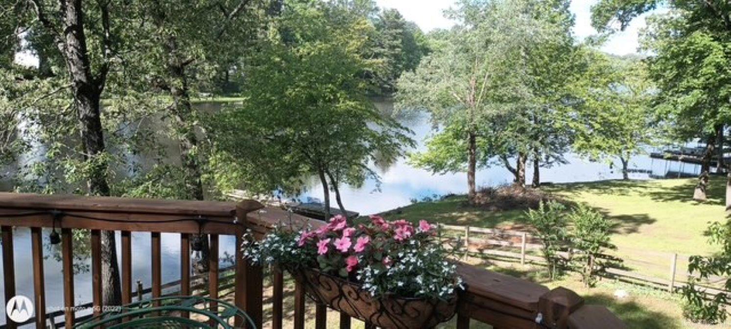 PEBBLE LAKE - Residential