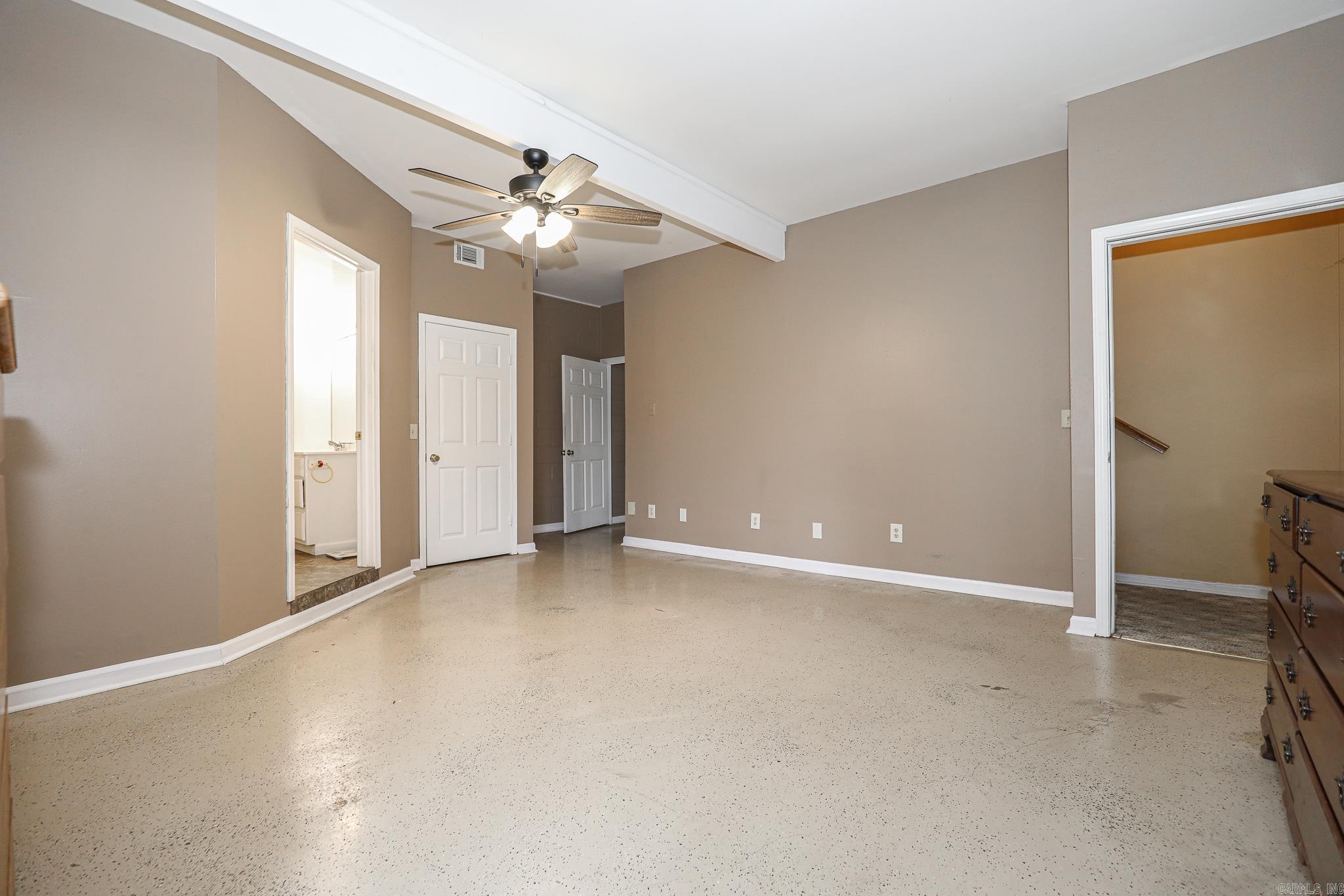 PEBBLE LAKE - Residential