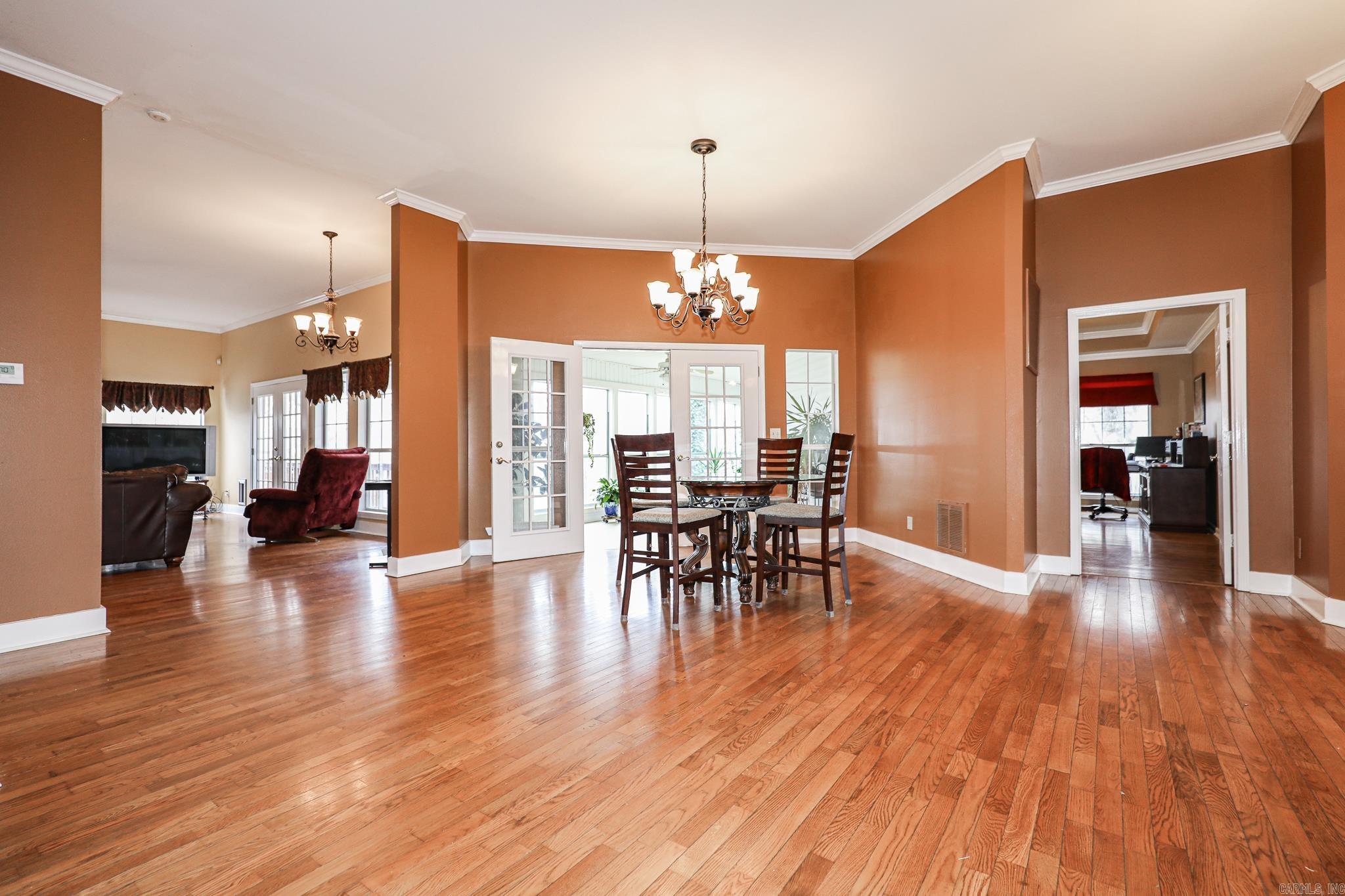 PEBBLE LAKE - Residential