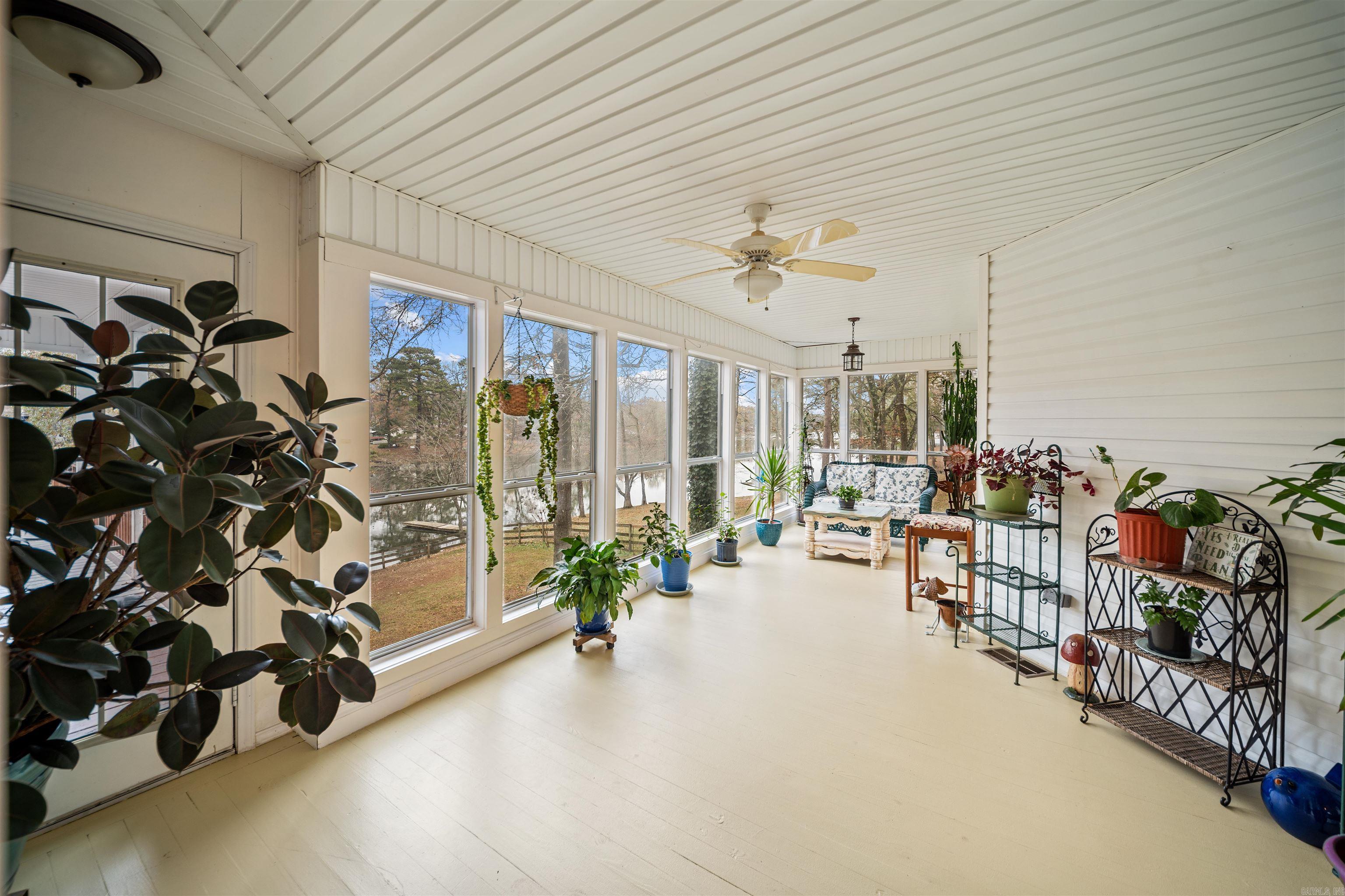 PEBBLE LAKE - Residential