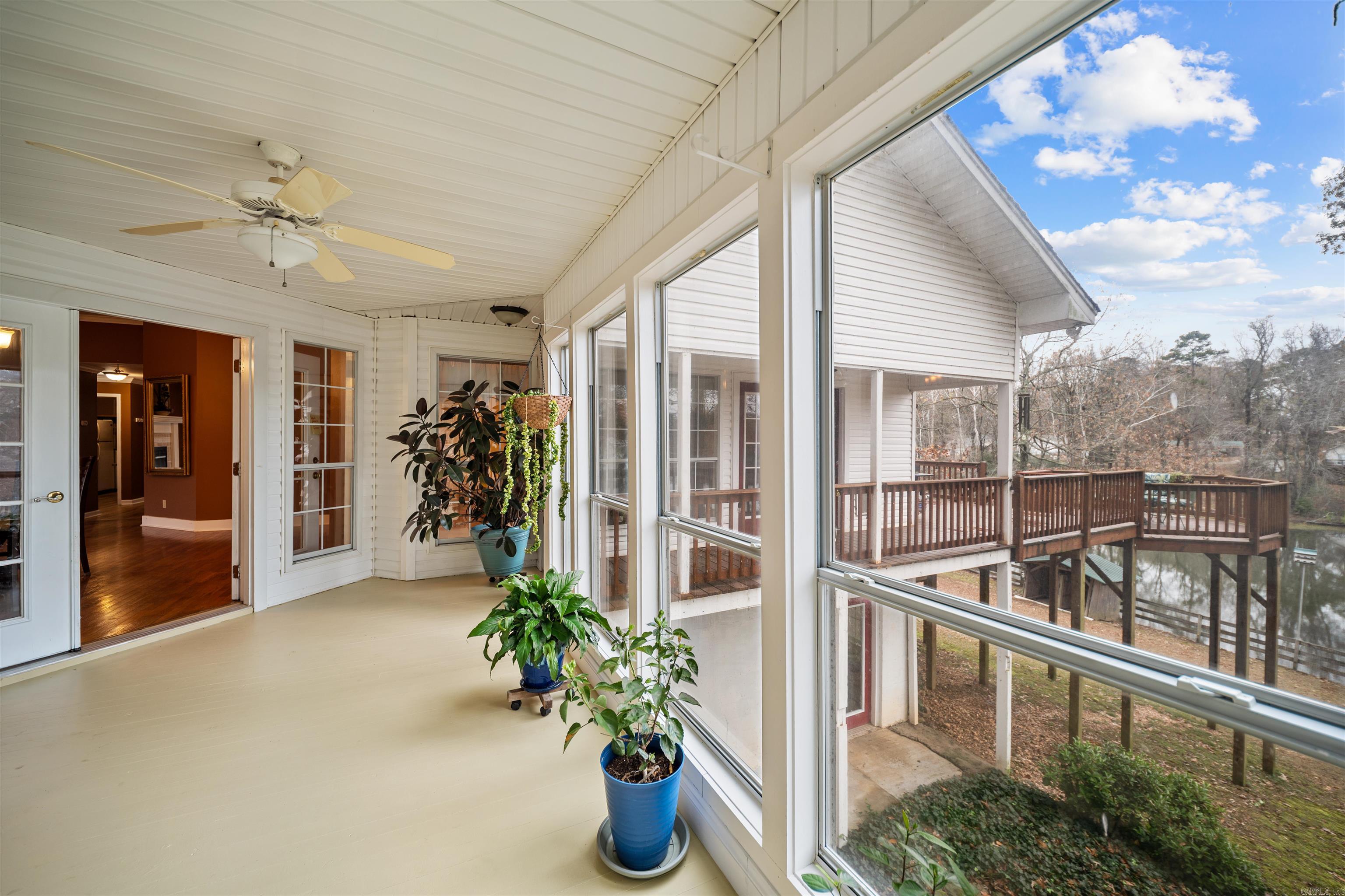 PEBBLE LAKE - Residential