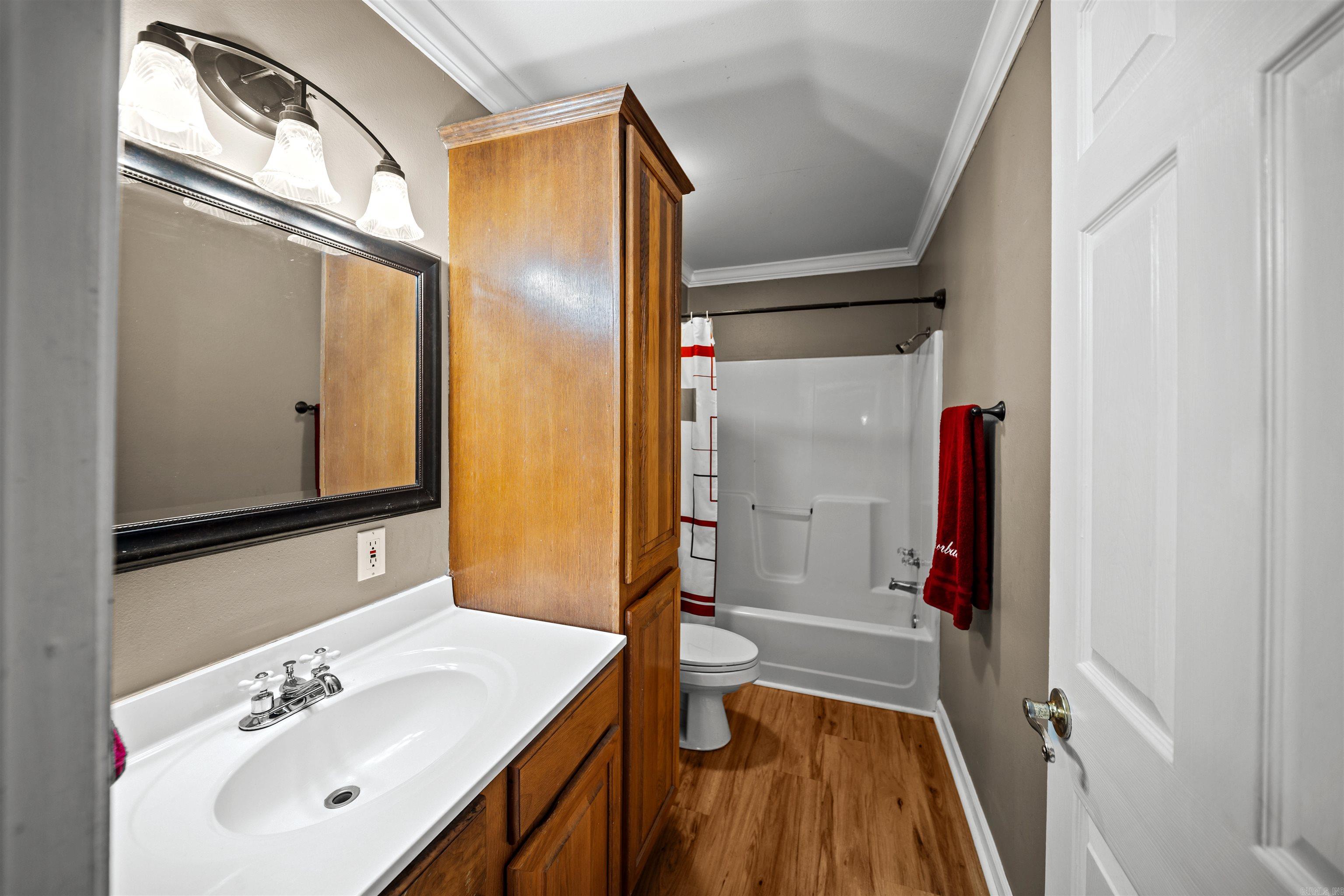 PEBBLE LAKE - Residential