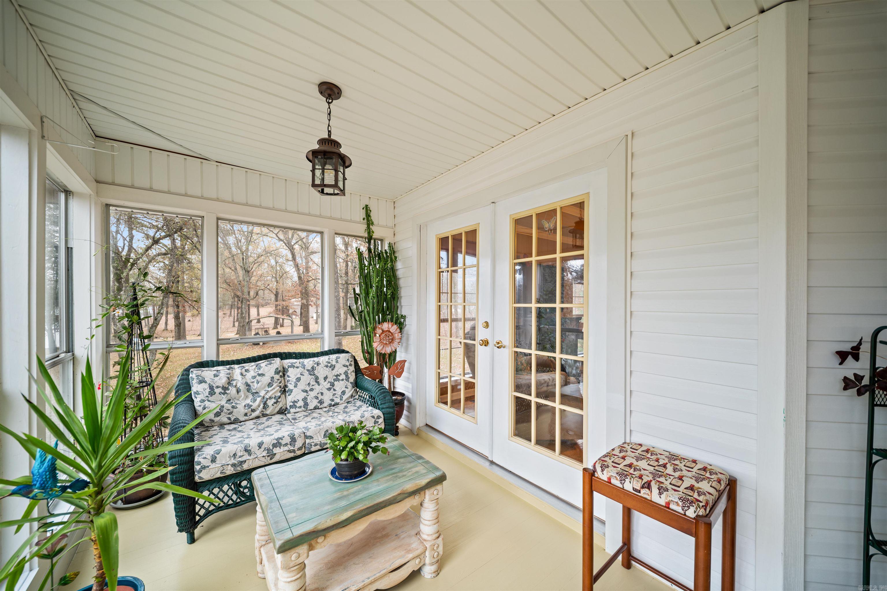 PEBBLE LAKE - Residential