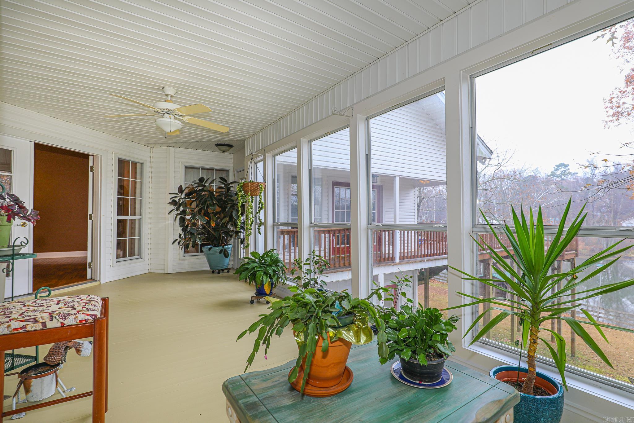 PEBBLE LAKE - Residential