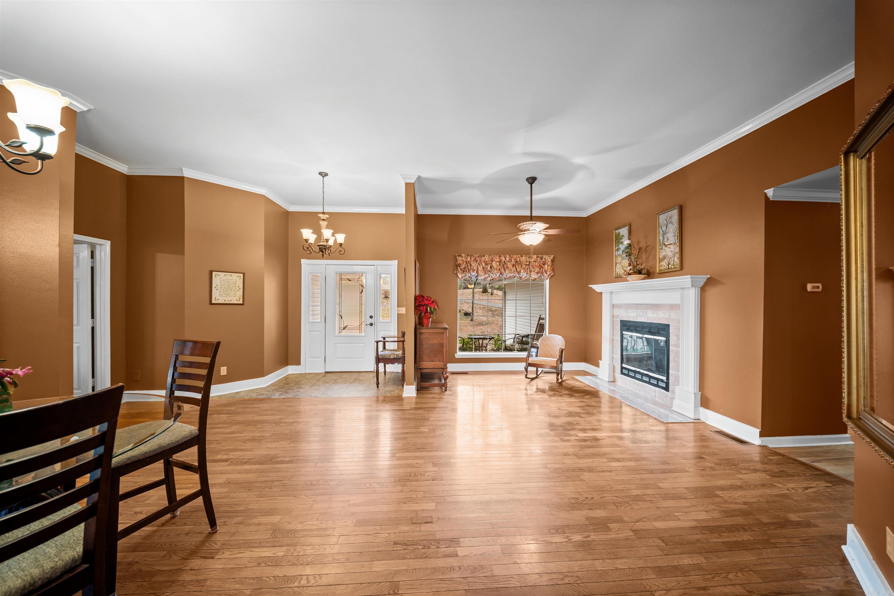 PEBBLE LAKE - Residential