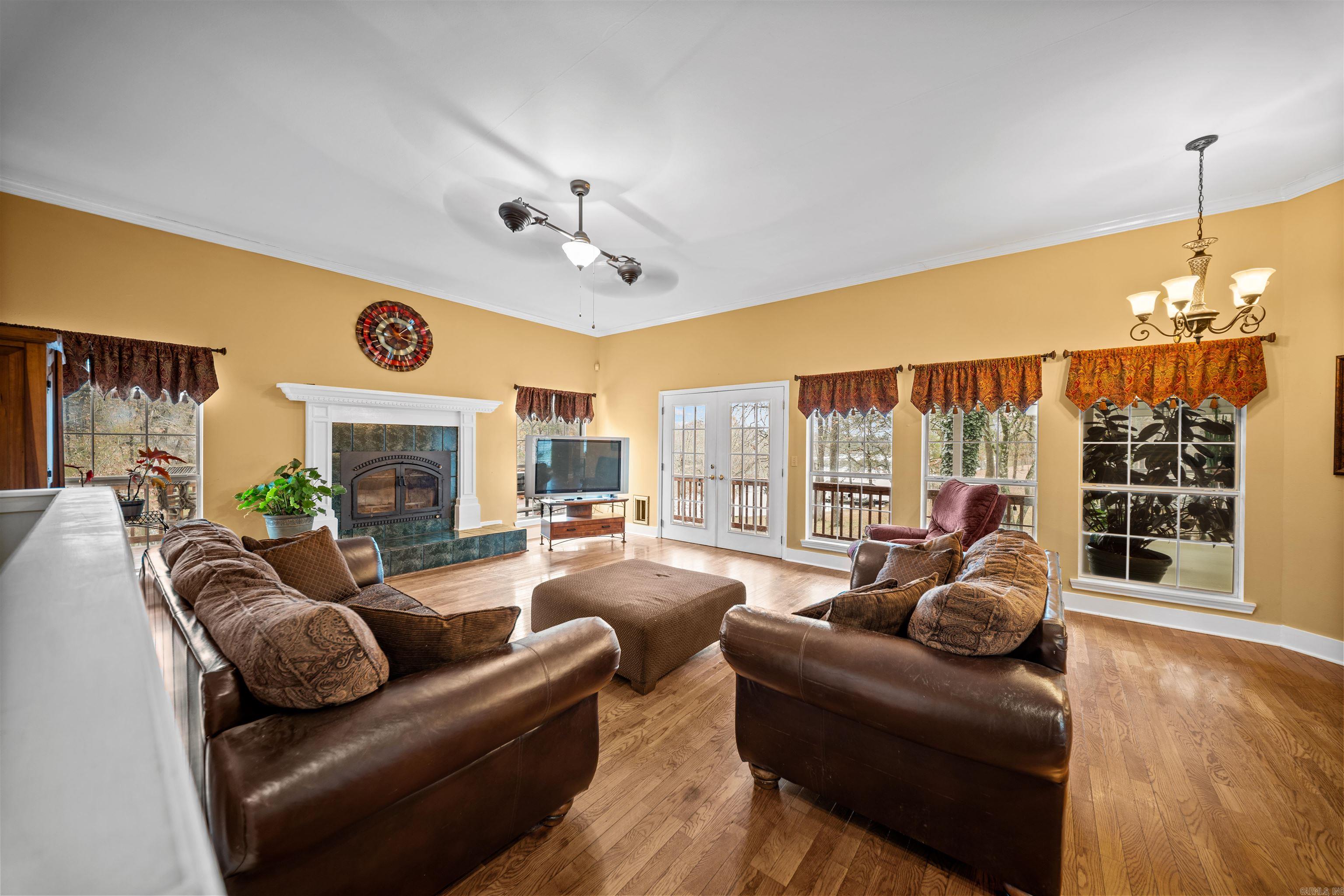 PEBBLE LAKE - Residential