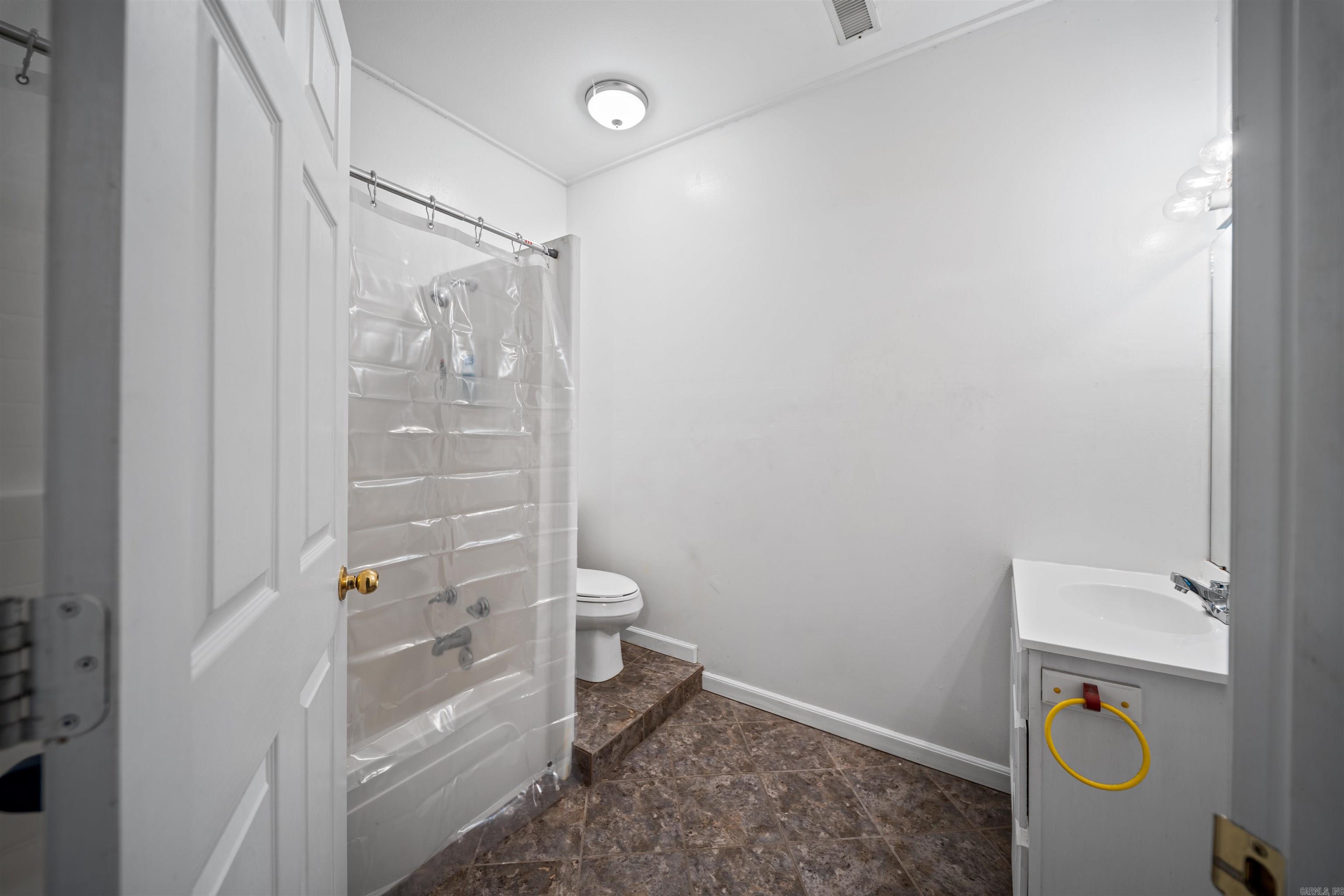 PEBBLE LAKE - Residential