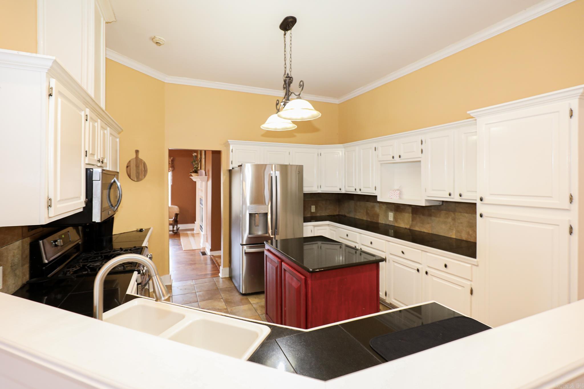 PEBBLE LAKE - Residential