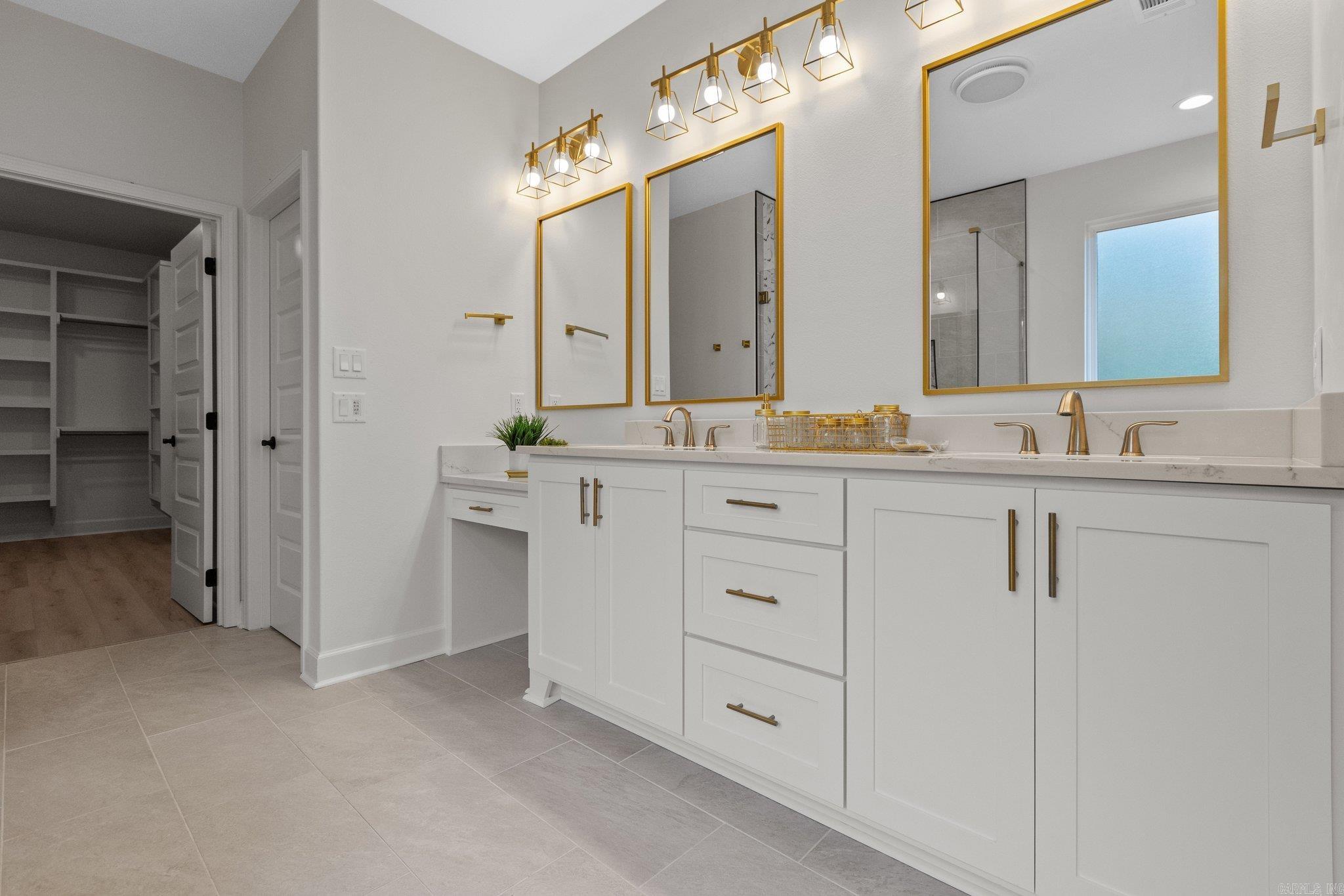 CHENAL VALLEY "ACCADIA COURT" - Residential