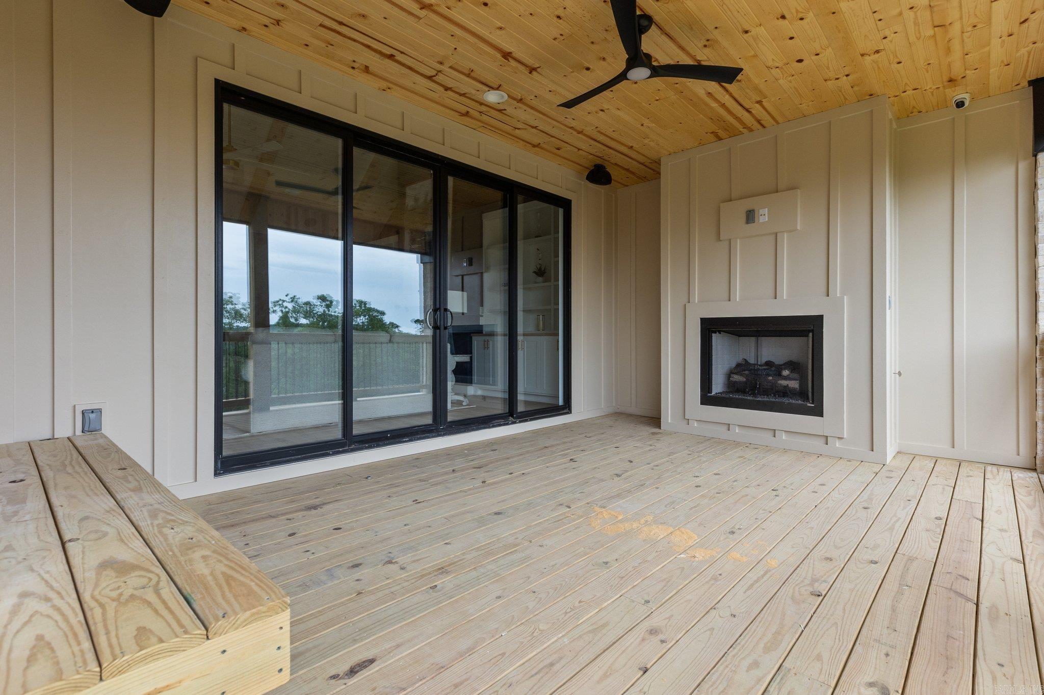 CHENAL VALLEY "ACCADIA COURT" - Residential