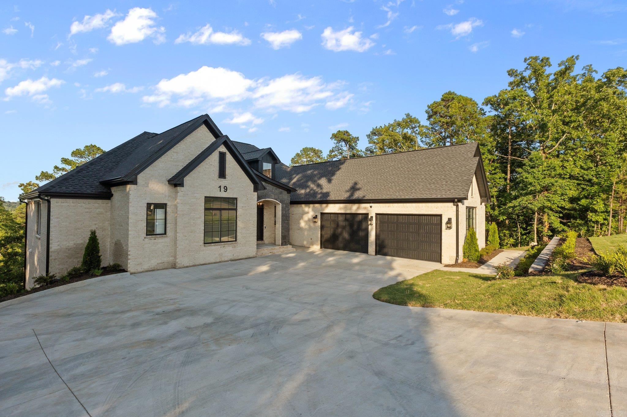 CHENAL VALLEY "ACCADIA COURT" - Residential