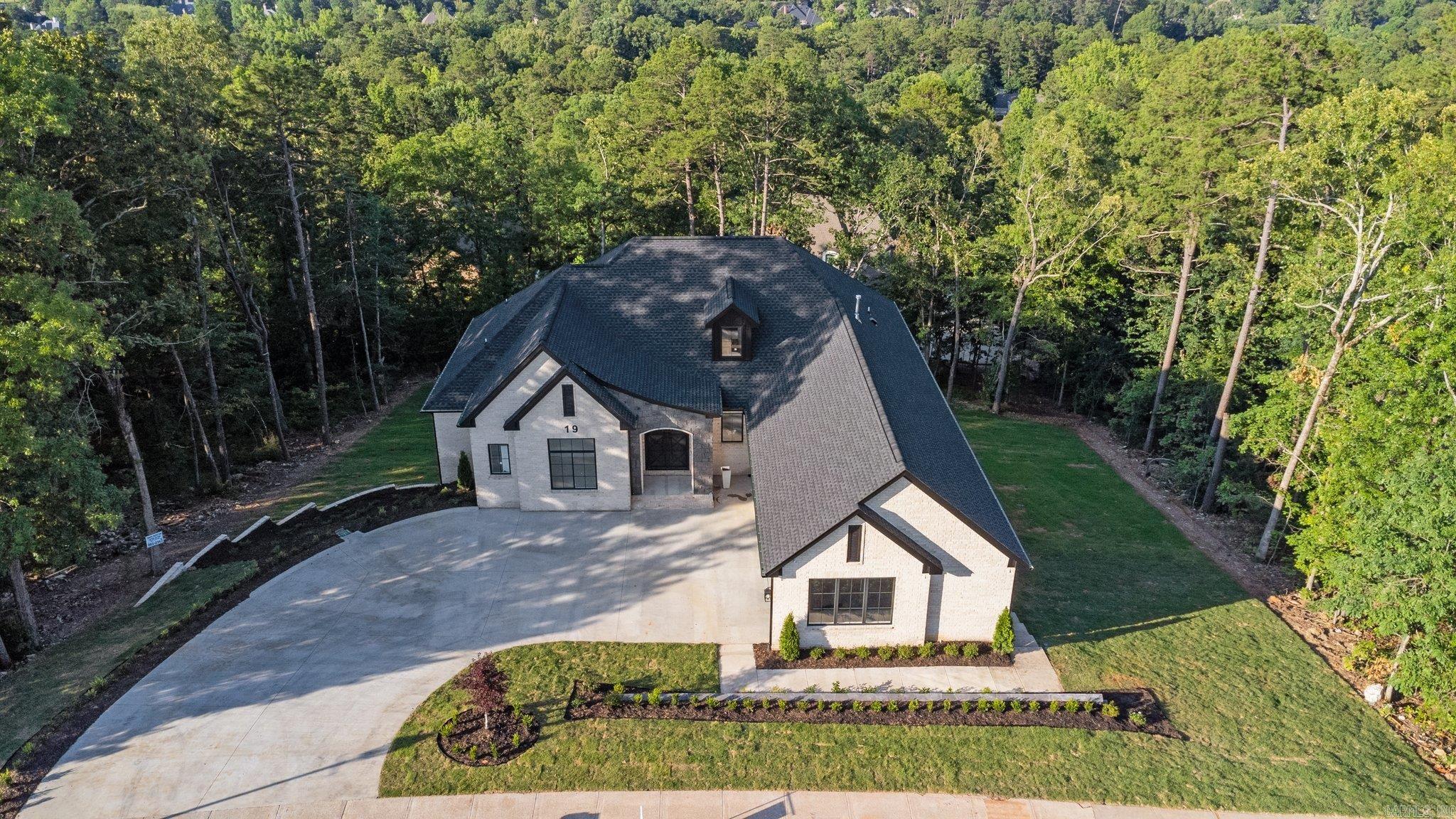 CHENAL VALLEY "ACCADIA COURT" - Residential