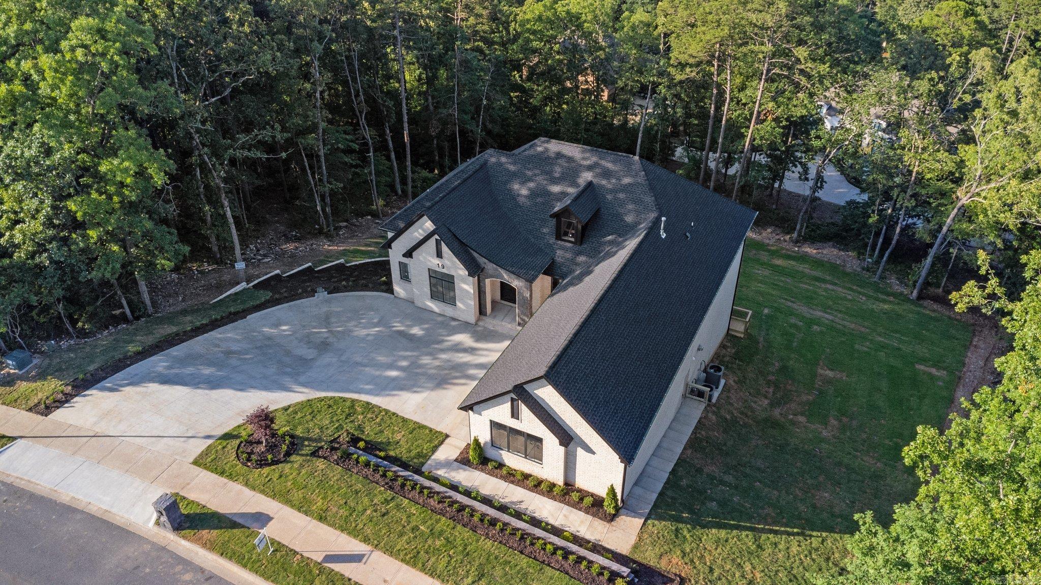 CHENAL VALLEY "ACCADIA COURT" - Residential