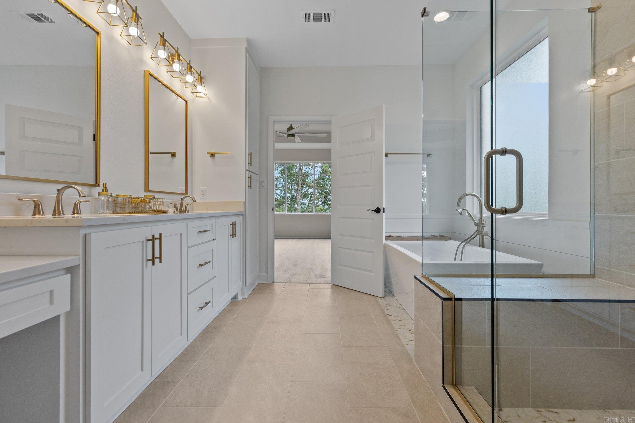 CHENAL VALLEY "ACCADIA COURT" - Residential