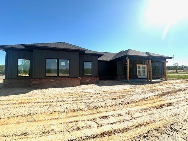 Brand-new construction situated on a 1.09 acre corner lot in the new Winchester Estates Subdivision!! This home offers 3-bedrooms, 2.5 bathrooms, PLUS an office, with a thoughtfully designed open/split floor plan. In the kitchen you'll find granite countertops, ss appliances and a large walk- pantry for ample storage. The primary suite features a spacious walk-in closet that seamlessly connects to the laundry room for added connivence. The primary bathroom includes a luxurious walk-in tile shower and dual vanities. SELLER IS OFFERING $5000 IN CONCESSIONS WITH AN ACCEPTABLE OFFER!!