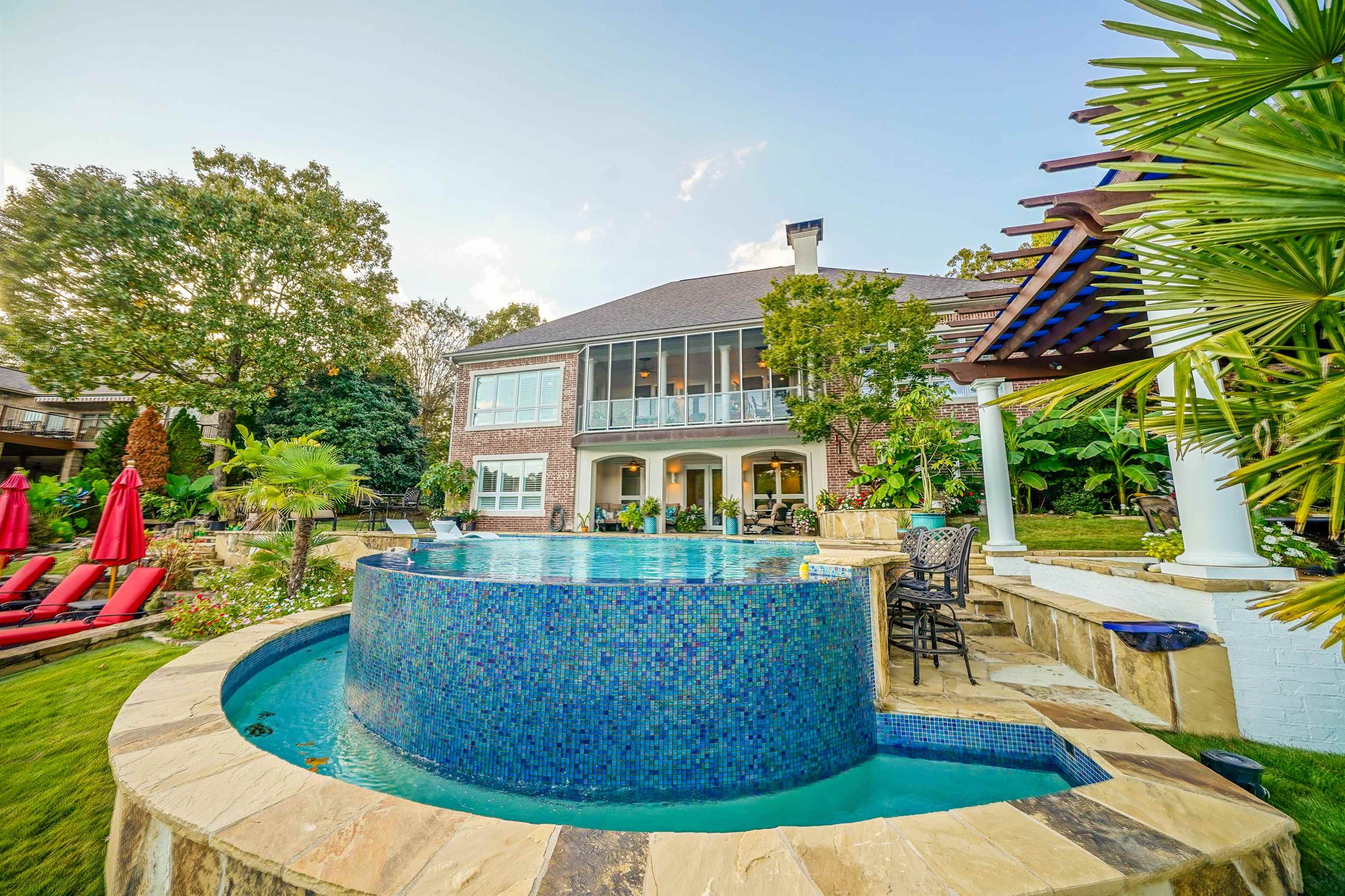 DRIFTWOOD POINT - Residential