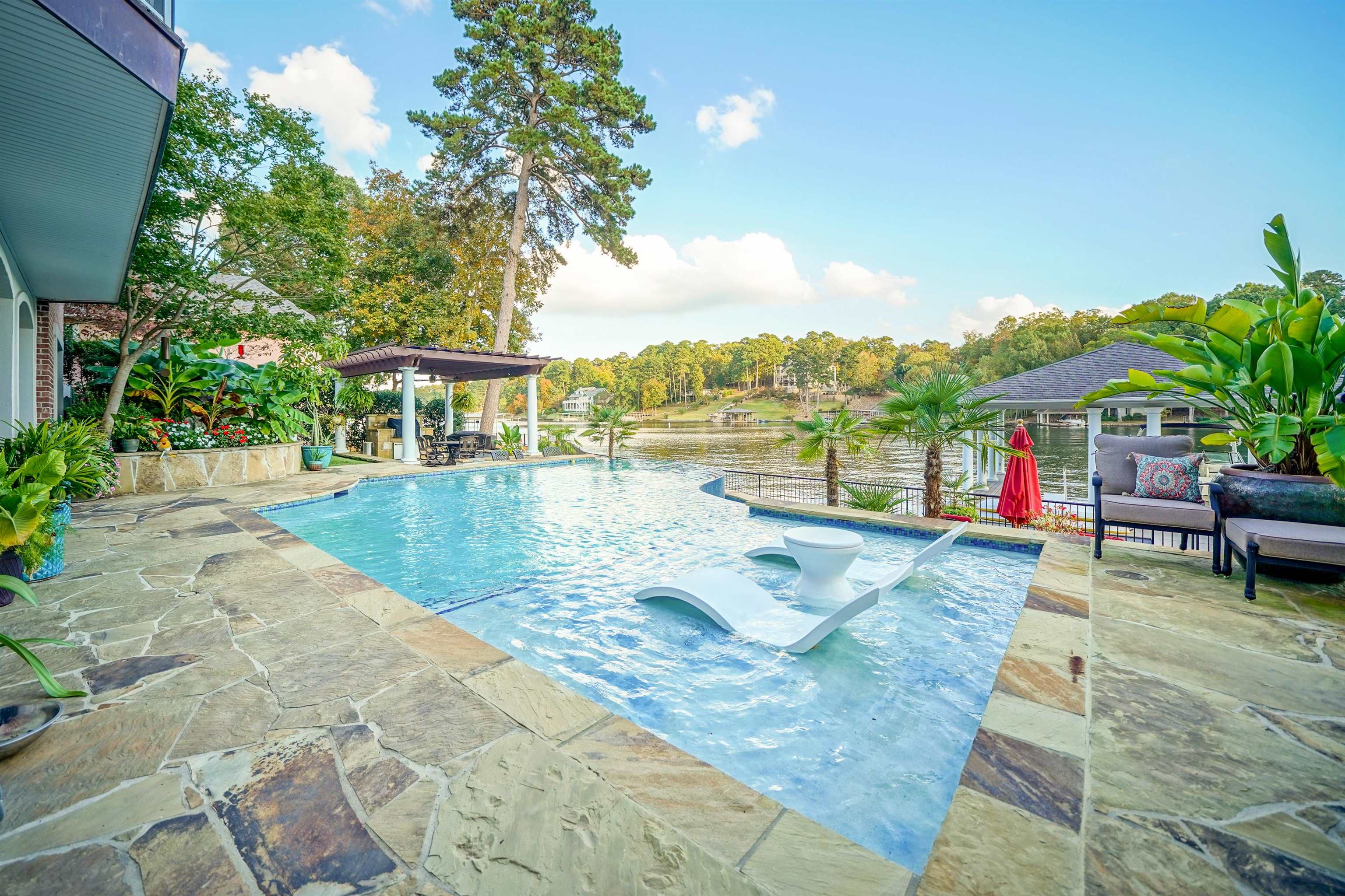 DRIFTWOOD POINT - Residential