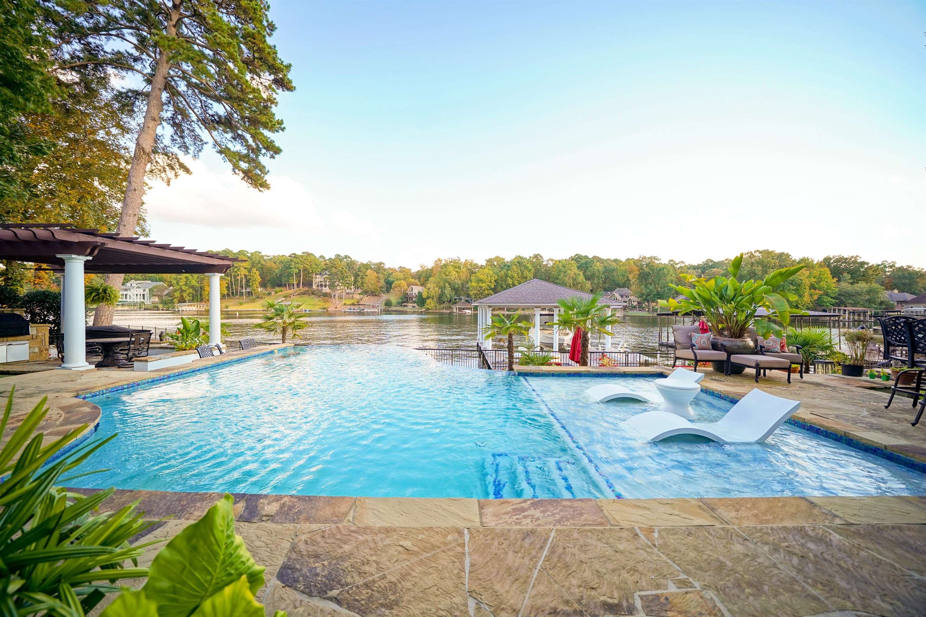 DRIFTWOOD POINT - Residential