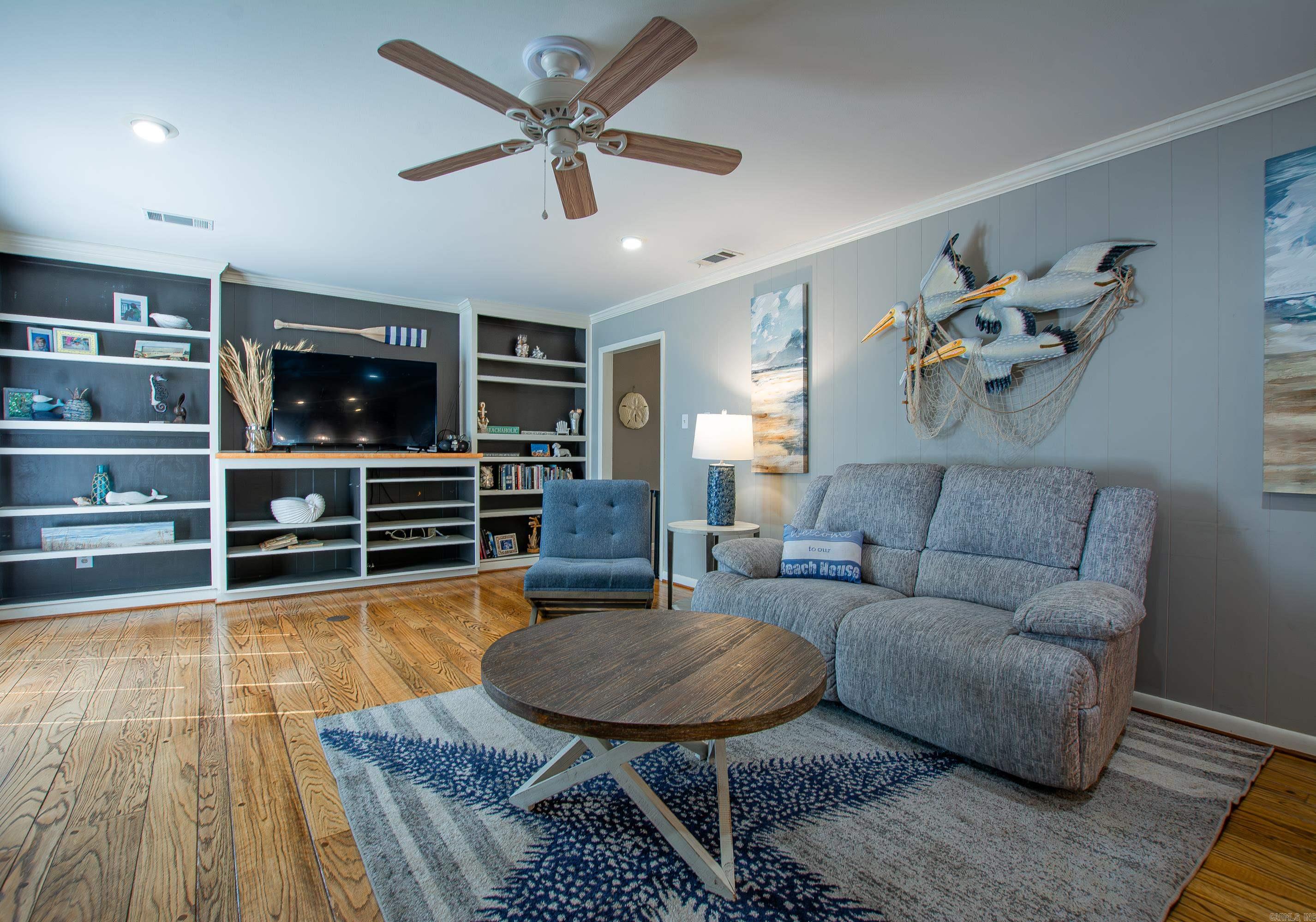 LEAWOOD HEIGHTS - Residential