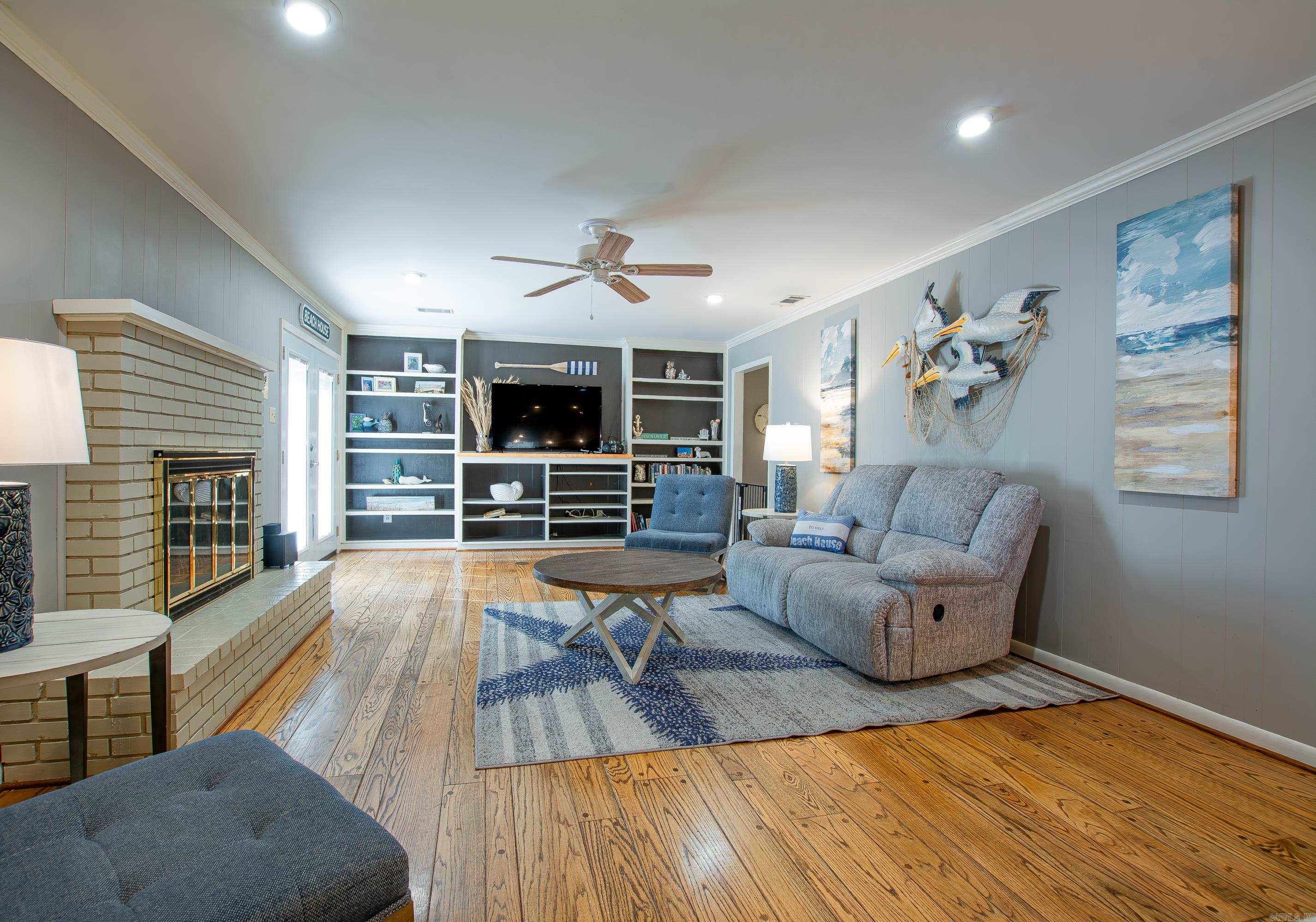 LEAWOOD HEIGHTS - Residential