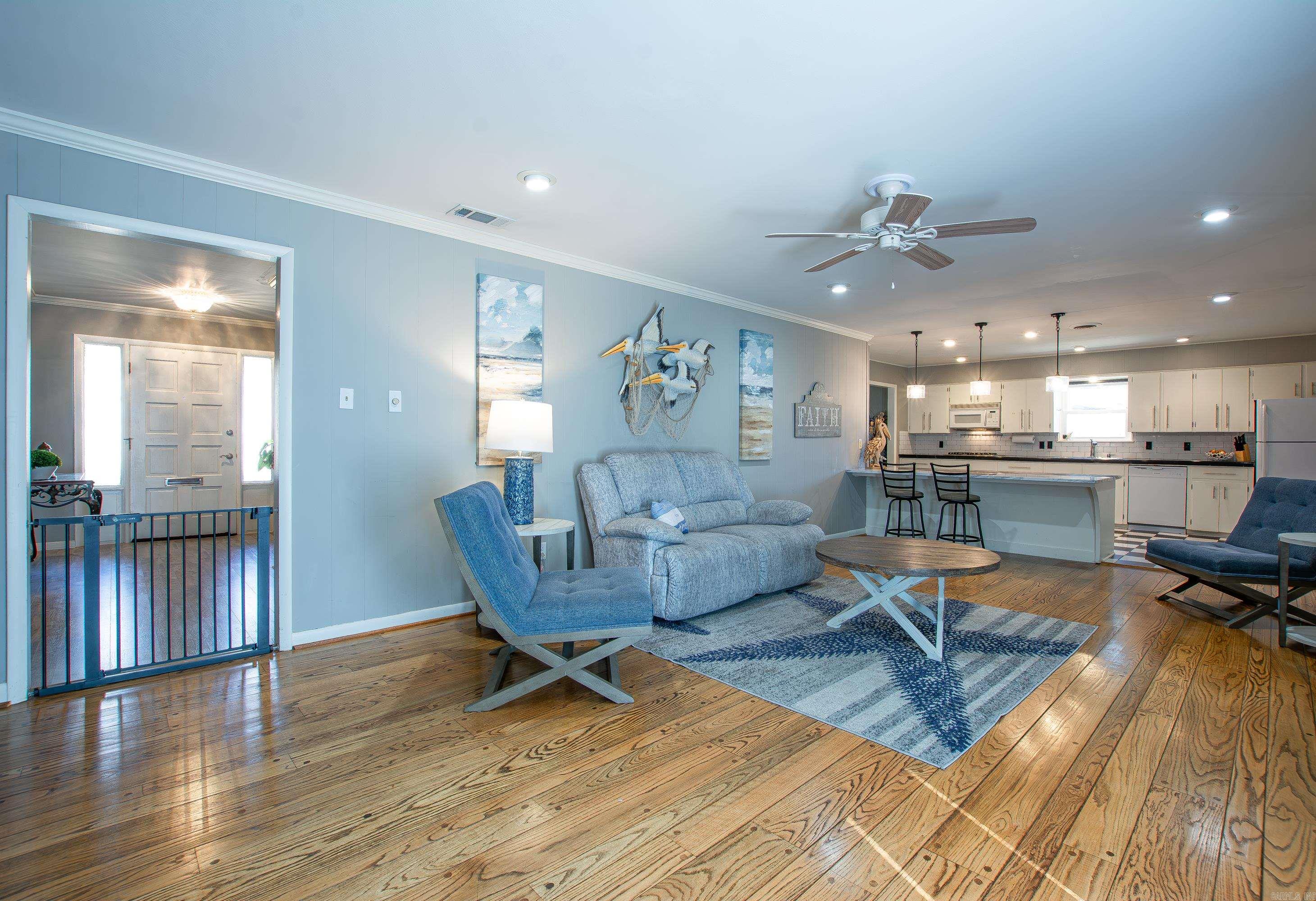 LEAWOOD HEIGHTS - Residential