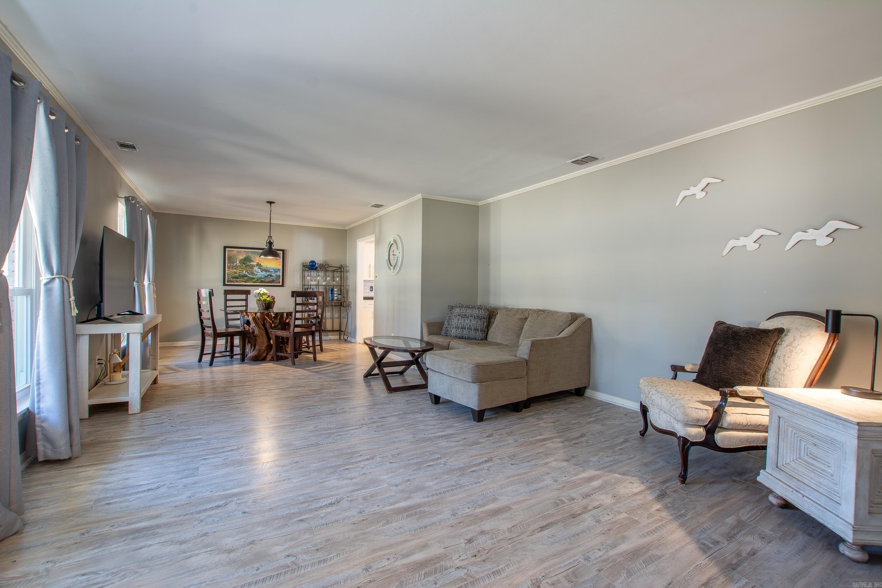 LEAWOOD HEIGHTS - Residential