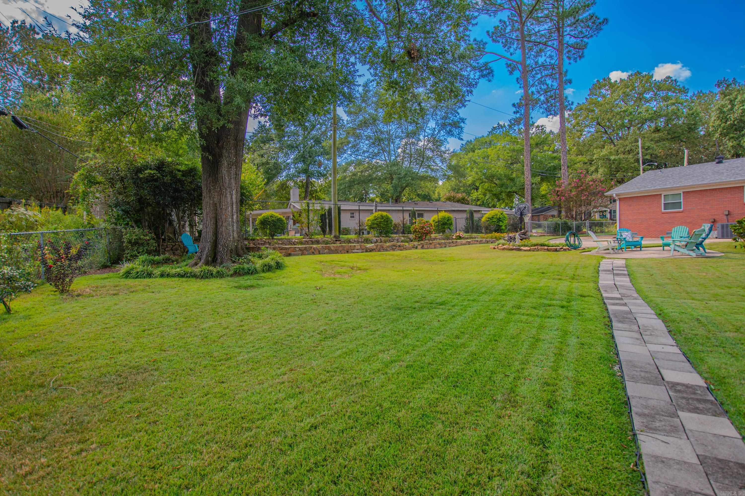 LEAWOOD HEIGHTS - Residential