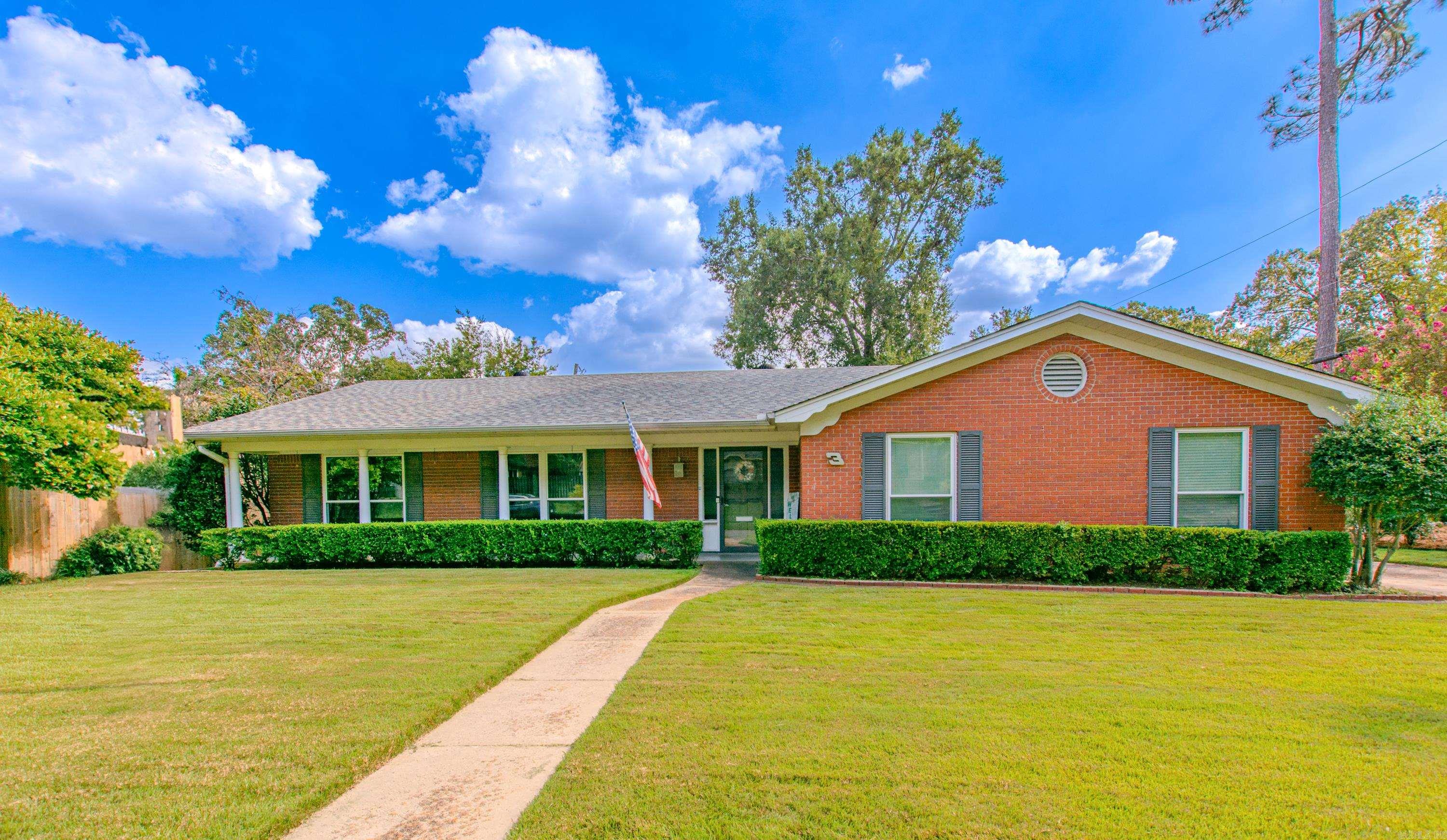 LEAWOOD HEIGHTS - Residential