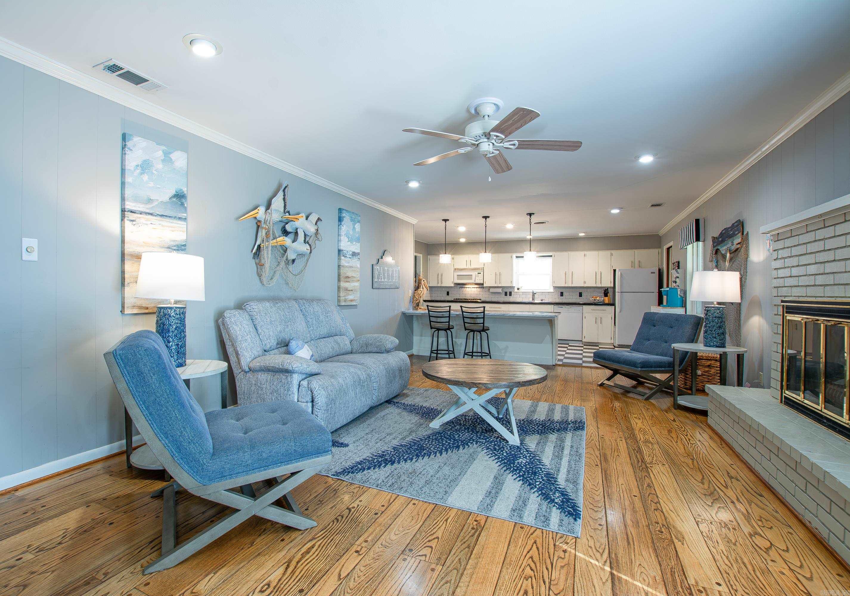 LEAWOOD HEIGHTS - Residential