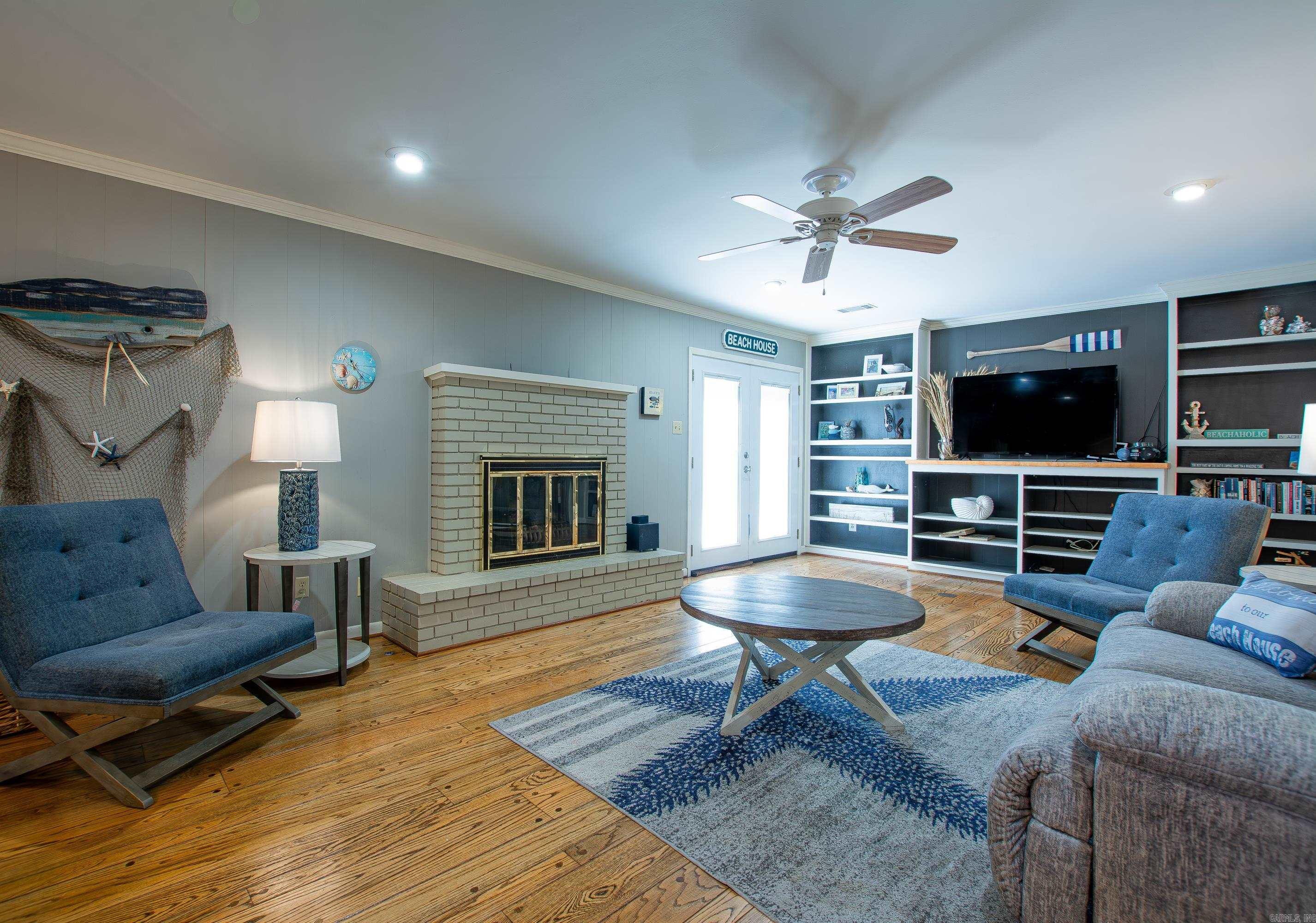 LEAWOOD HEIGHTS - Residential