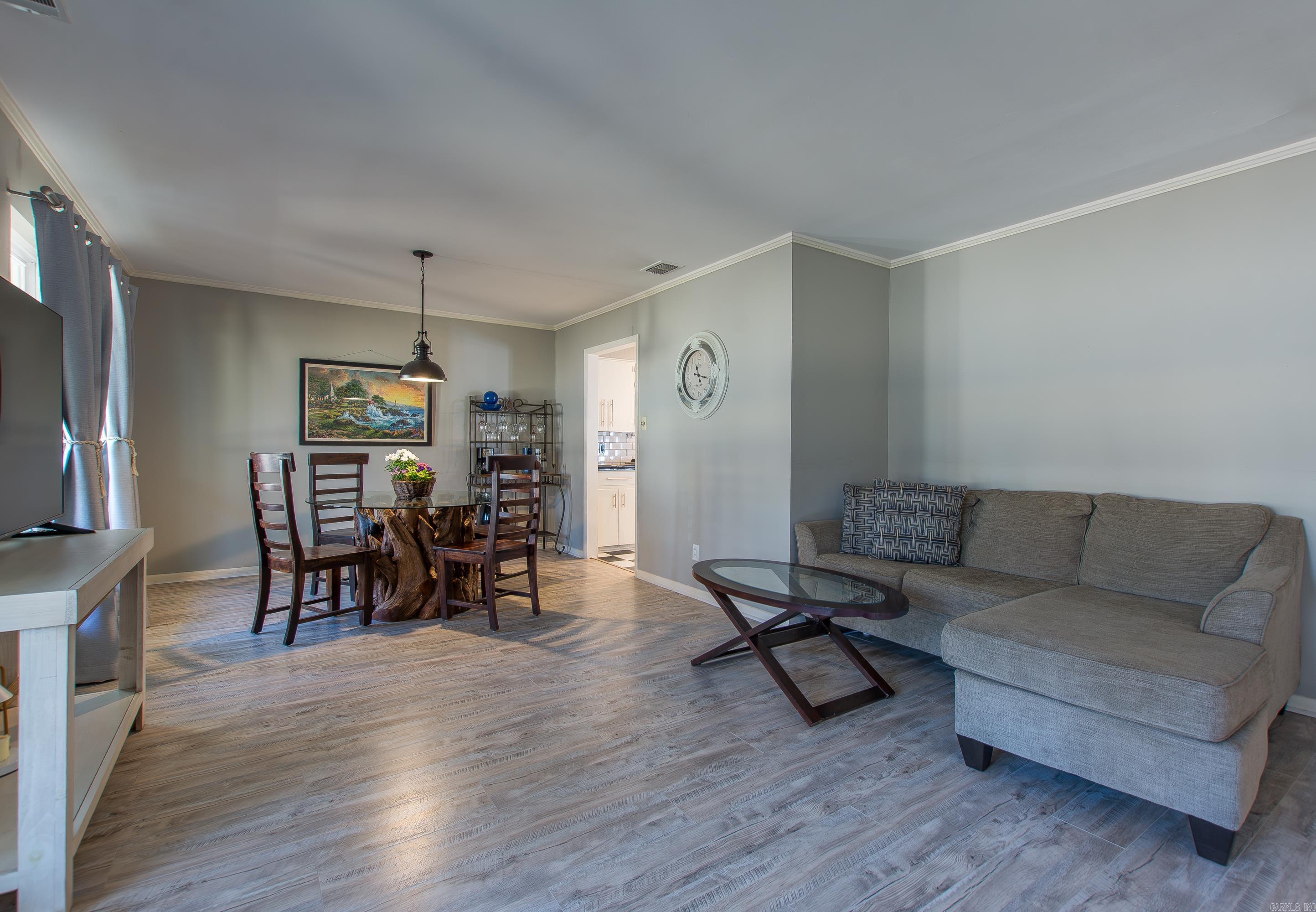 LEAWOOD HEIGHTS - Residential