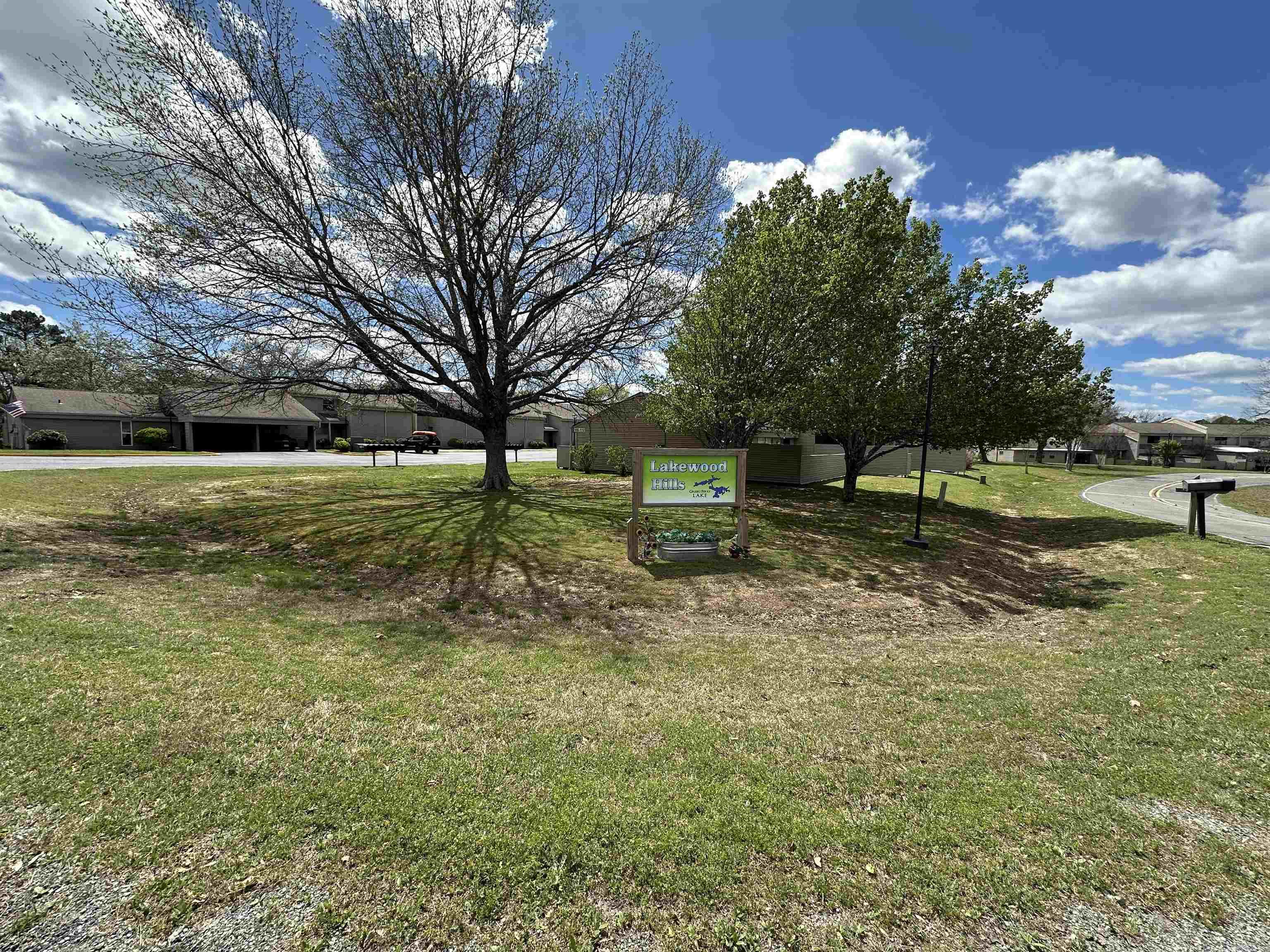 LAKEWOOD HILLS CONDO - Residential