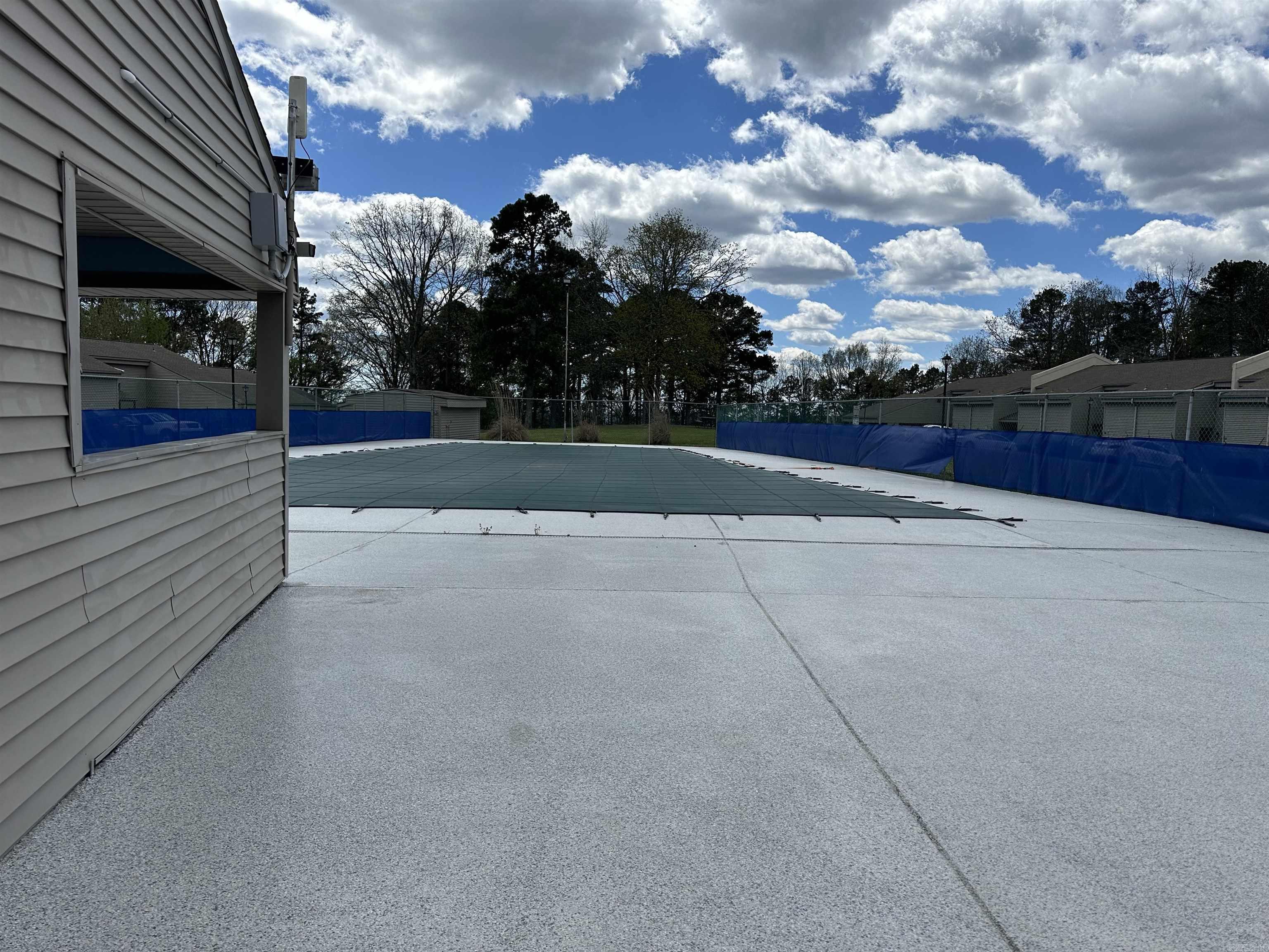 LAKEWOOD HILLS CONDO - Residential